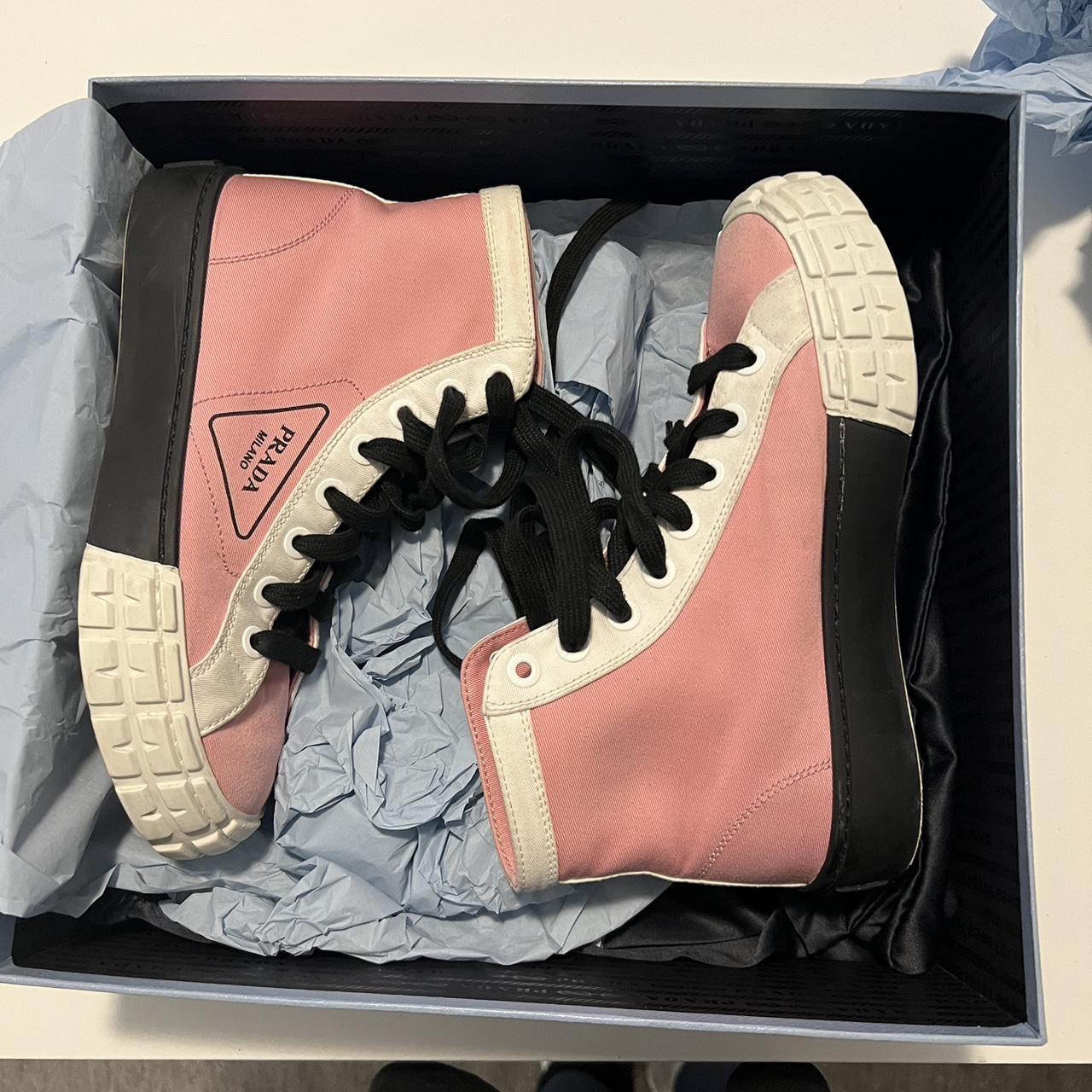 Regulering basen lærling Pink prada sneakers Size 6 (eu 36.5) Like... - Depop