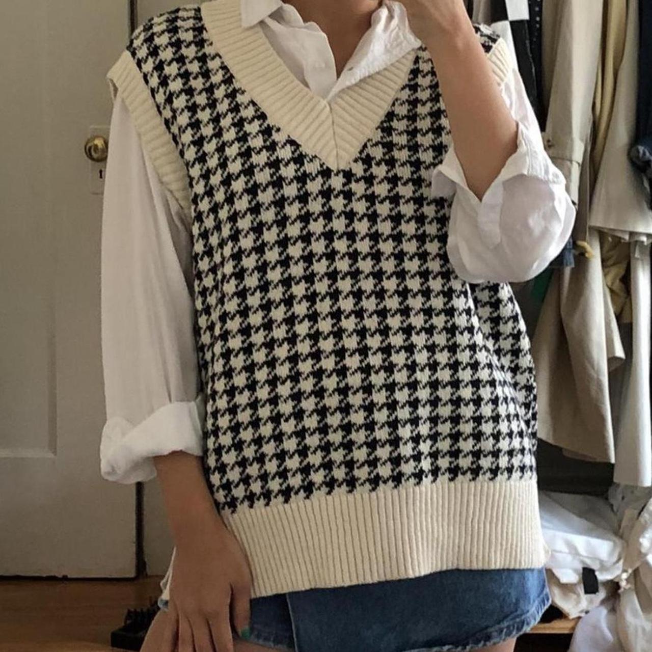 Zara Women's Gilet Depop