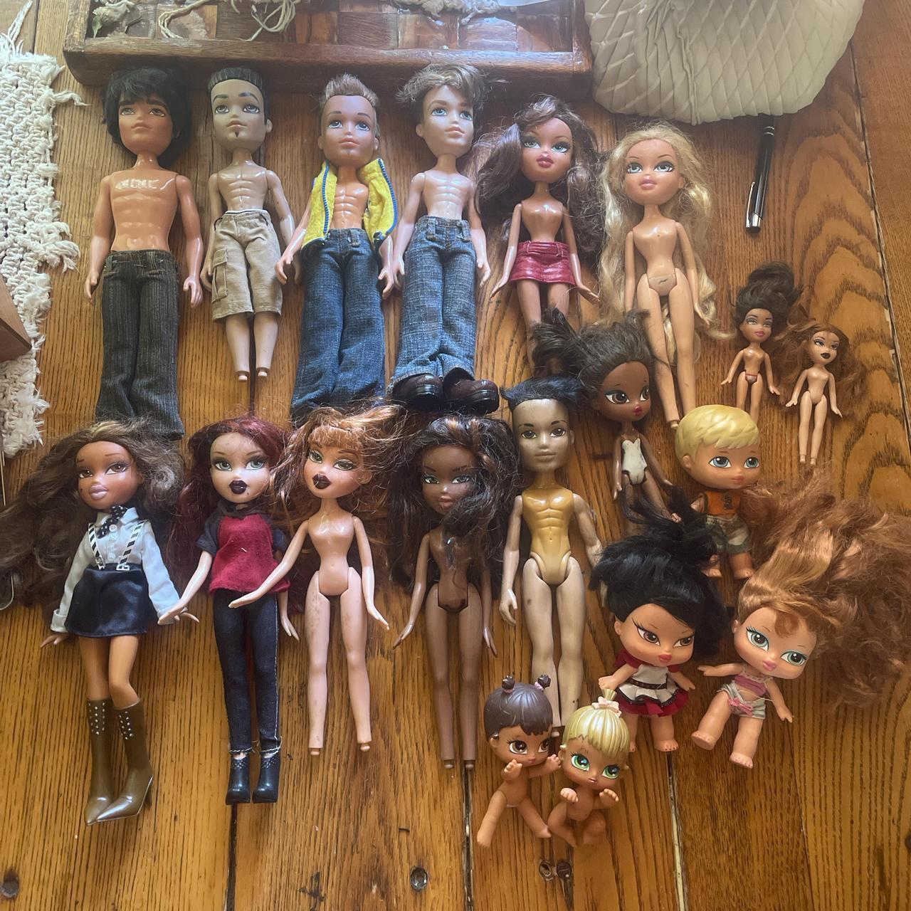 Bratz bundle, vintage store