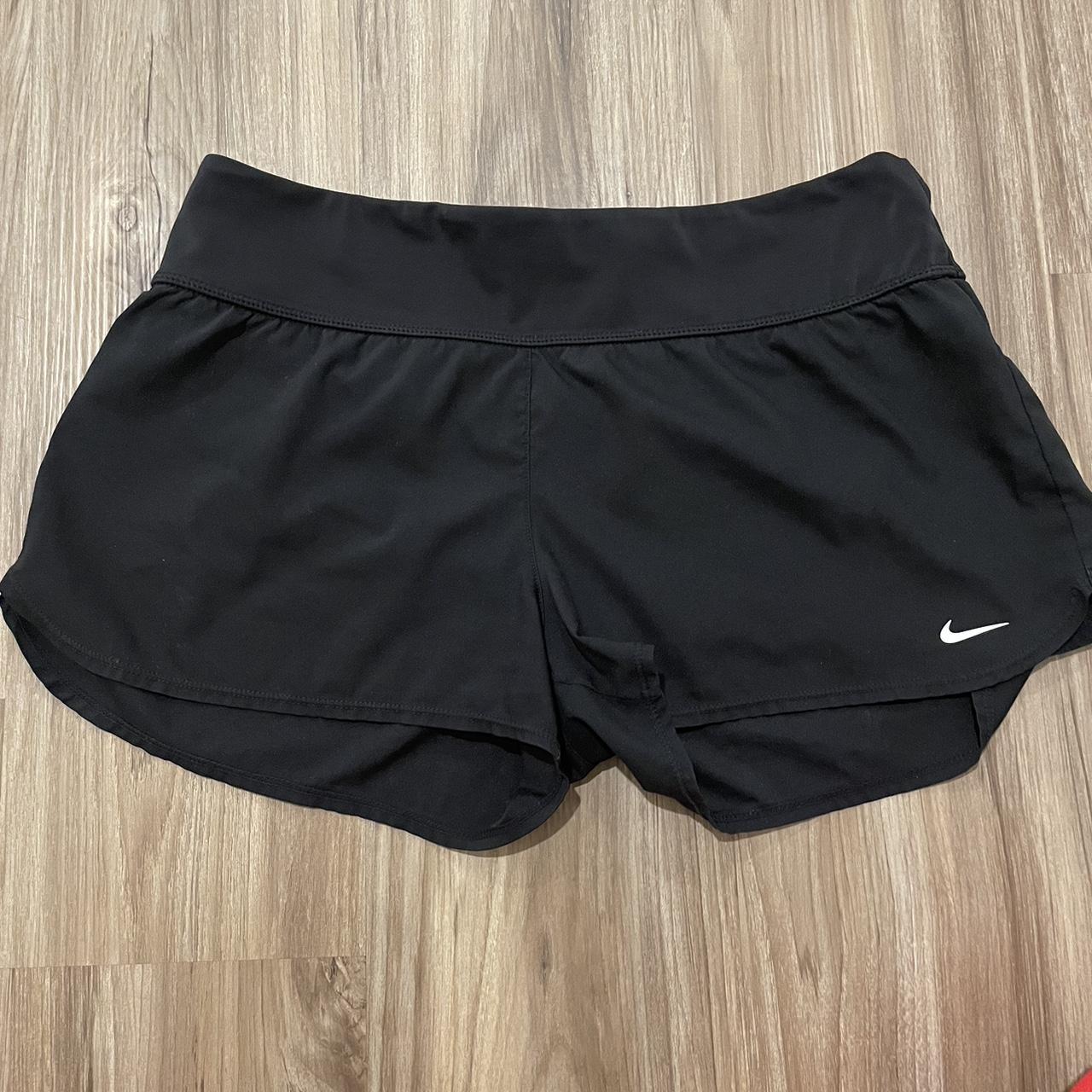 Nike Women's Black and White Shorts | Depop