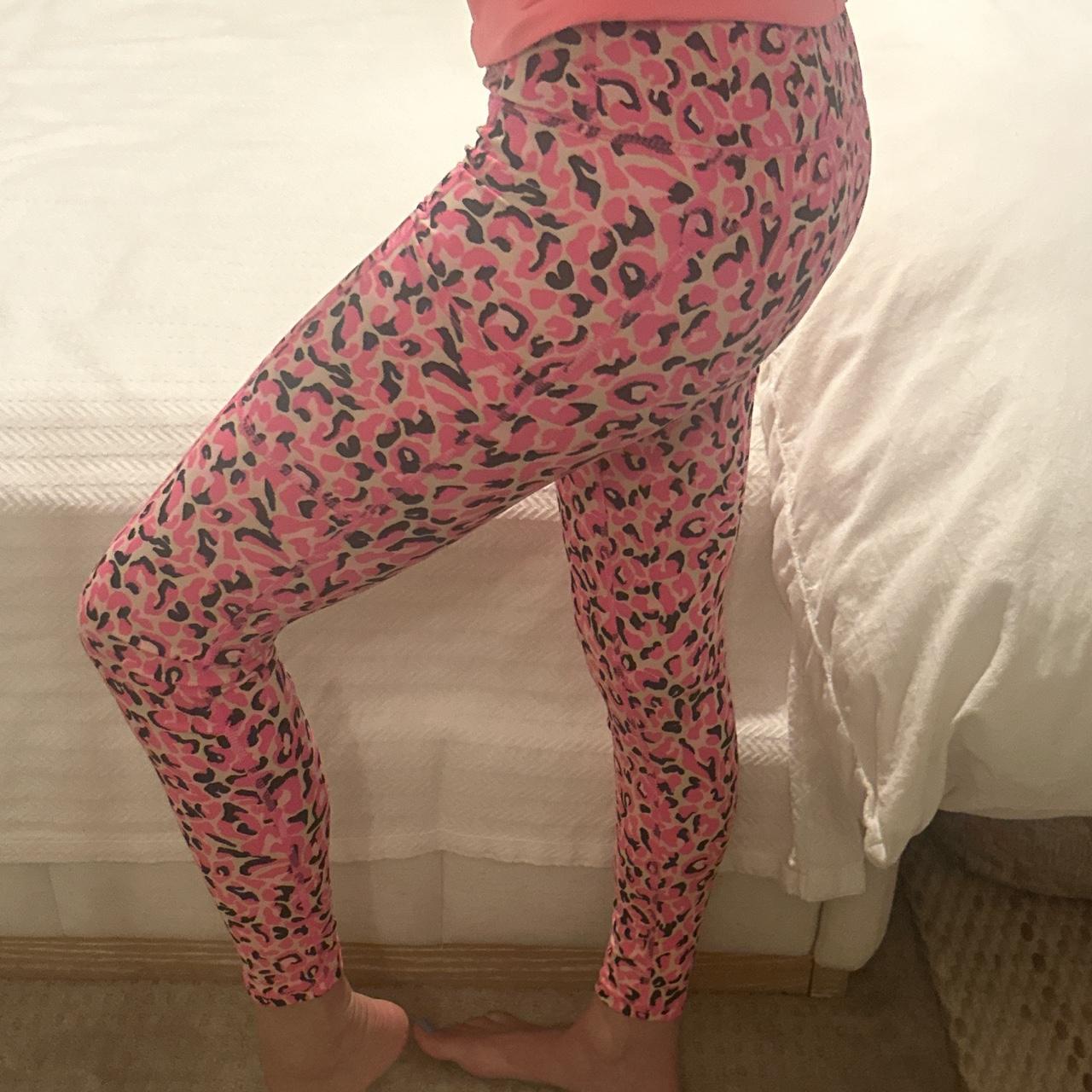 Lilly Pulitzer legging , athletic, pink, black, - Depop