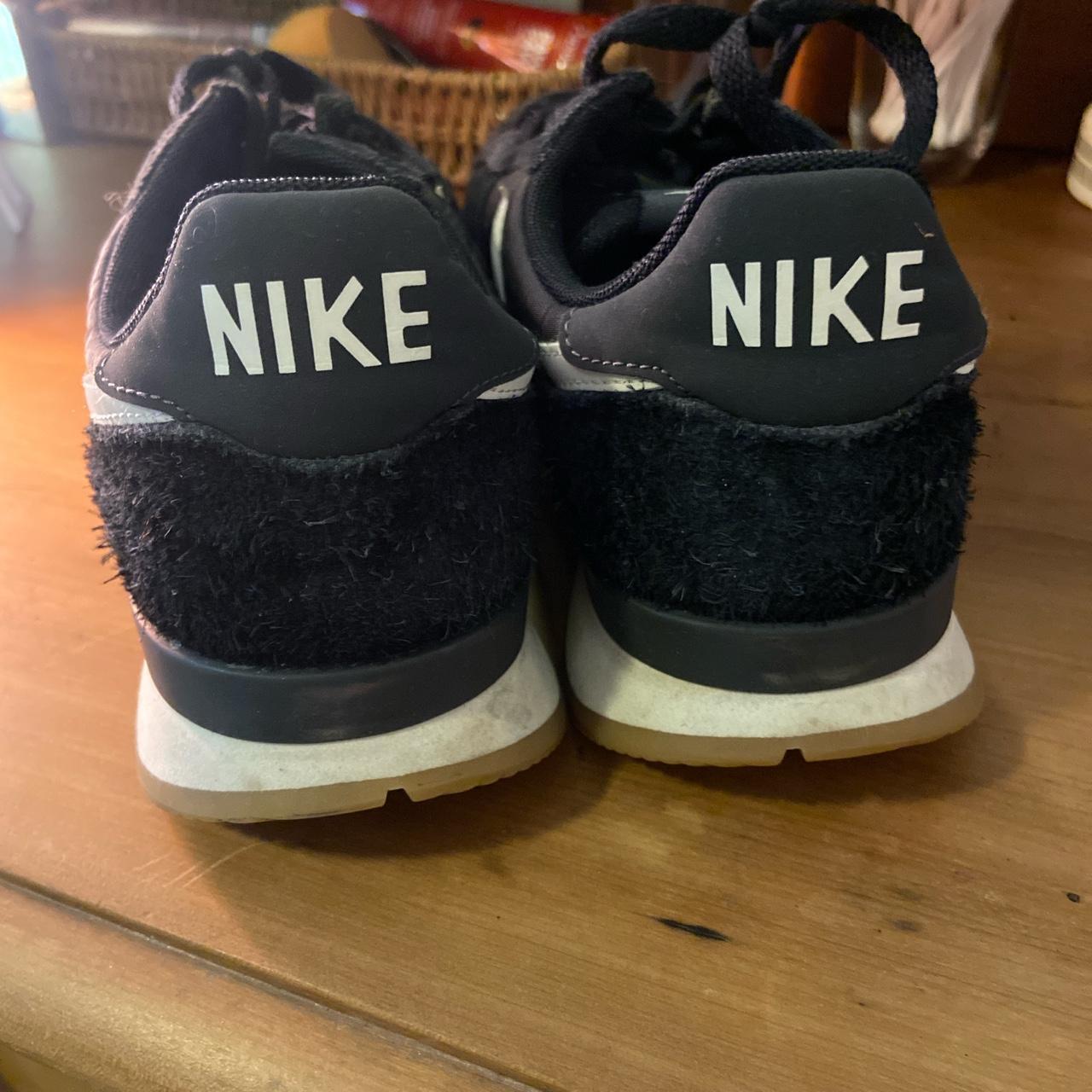 ladies nike trainers size 4