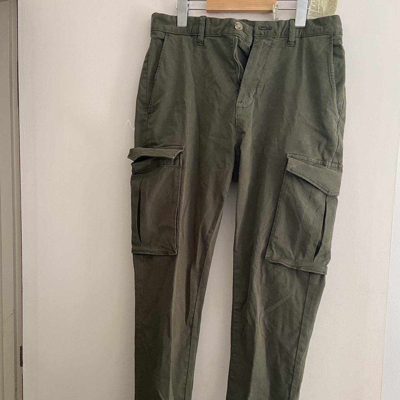 Zara Green Khaki Cargo Pants with pockets #zara #cargo - Depop