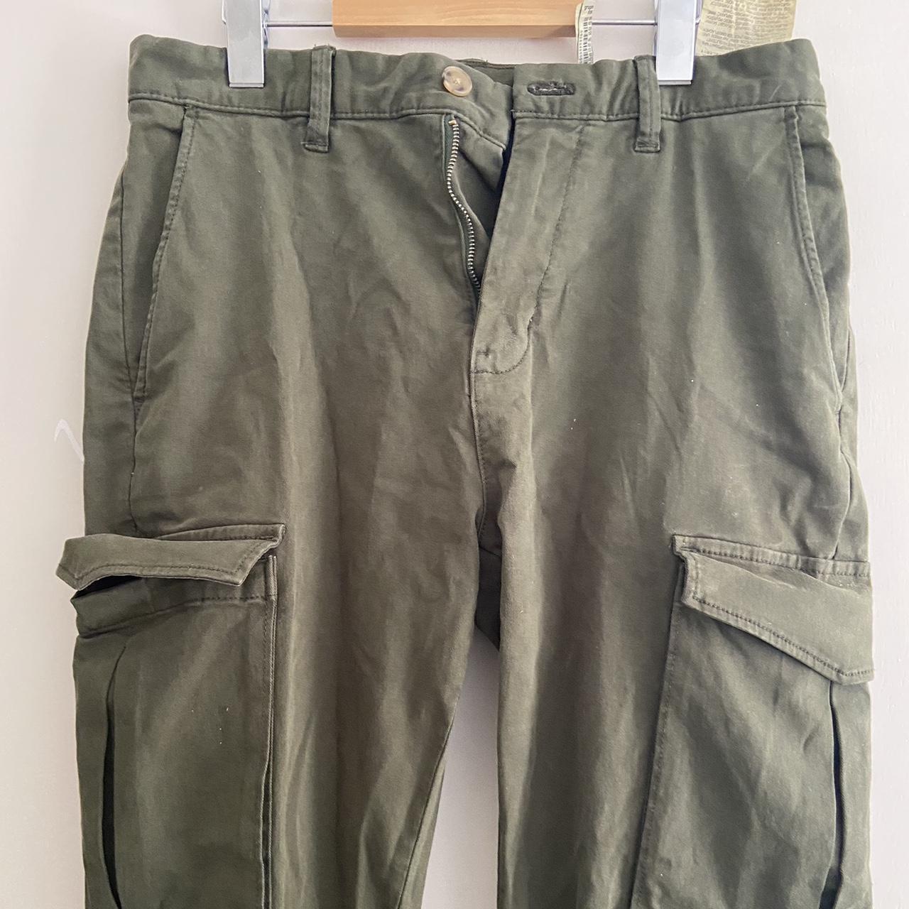 Zara Green Khaki Cargo Pants with pockets #zara #cargo - Depop