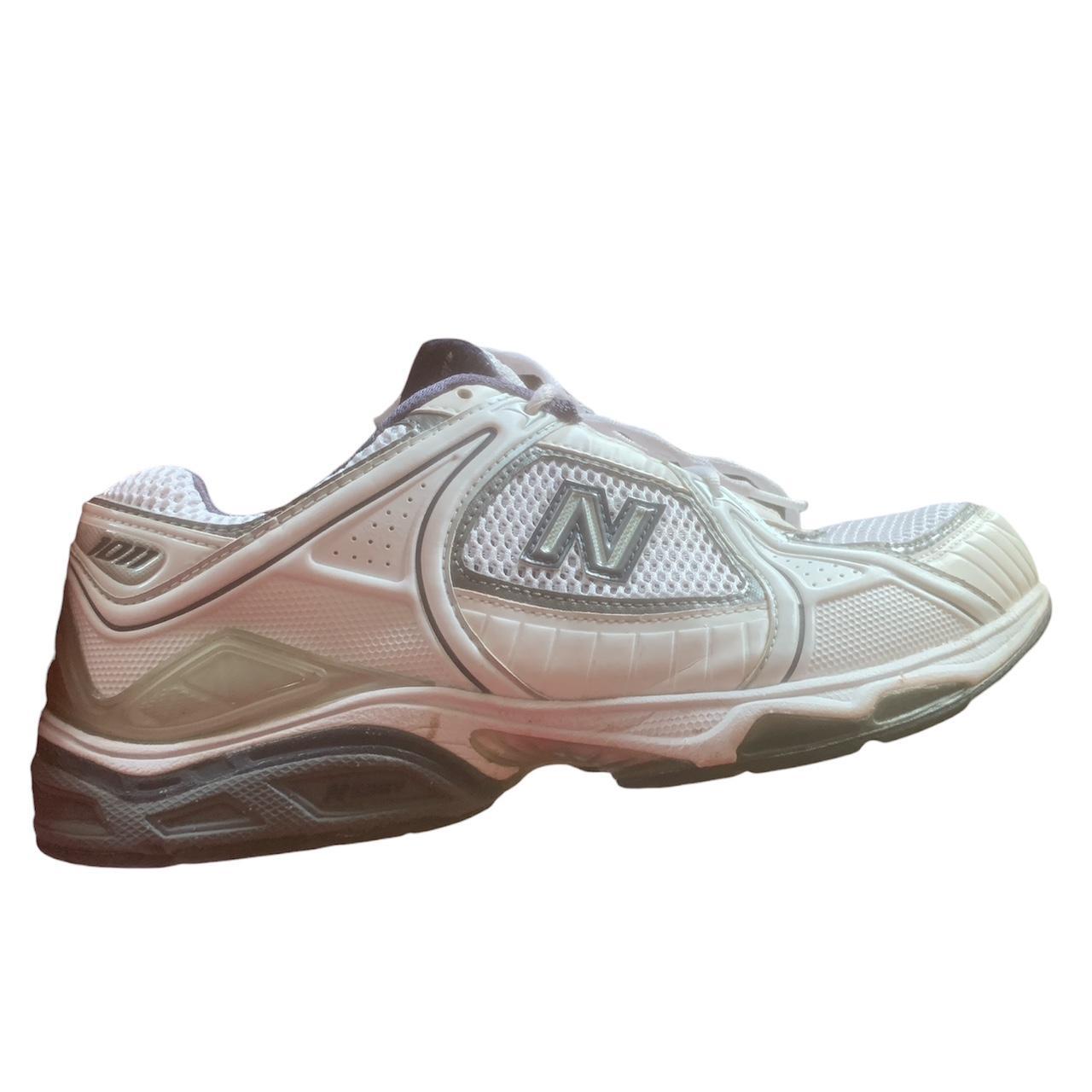 New Balance 1011 trainers. Size 8 Clean and in