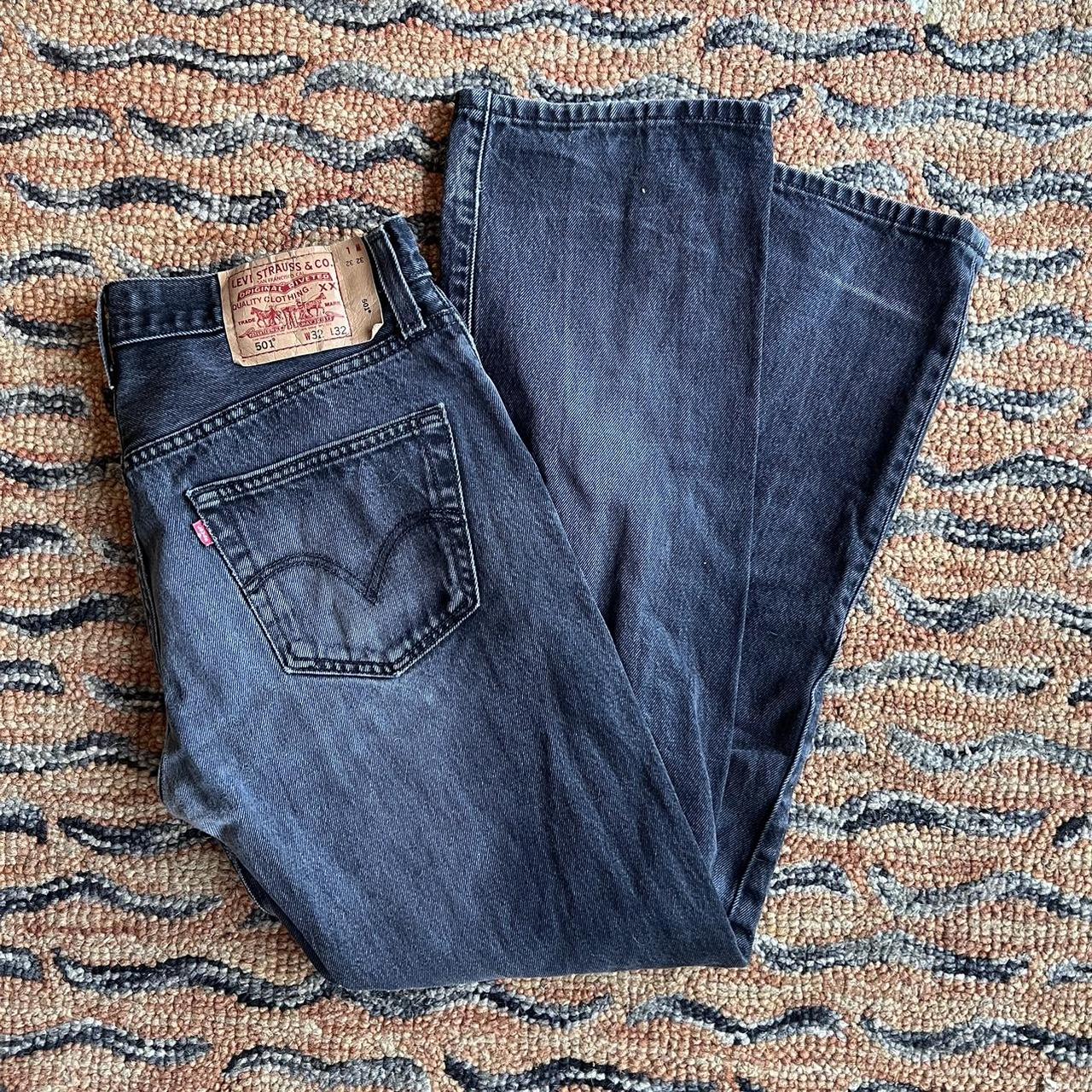 Levi’s 501 made in Haiti. Button closure. In great