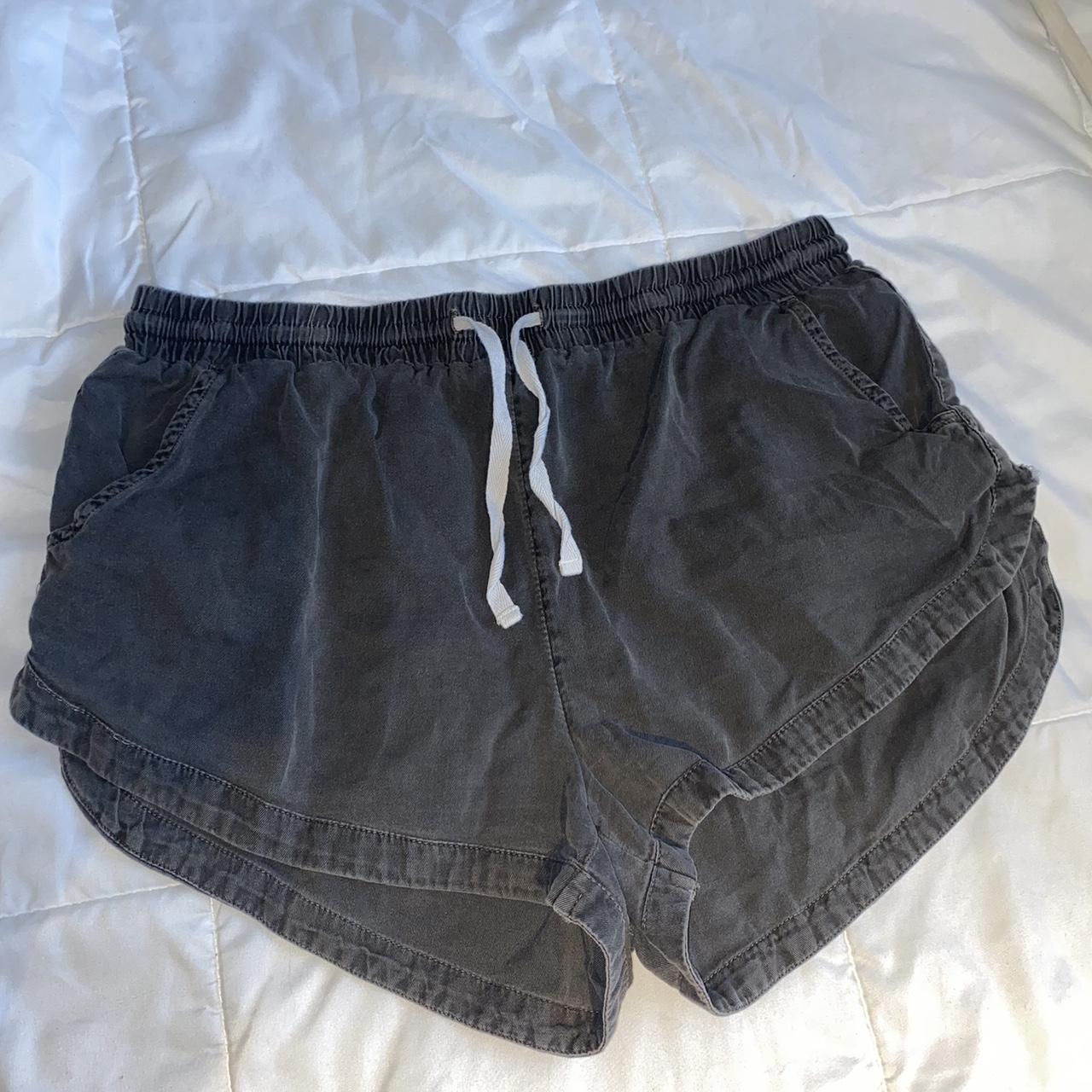 Billabong Women's Grey Shorts | Depop