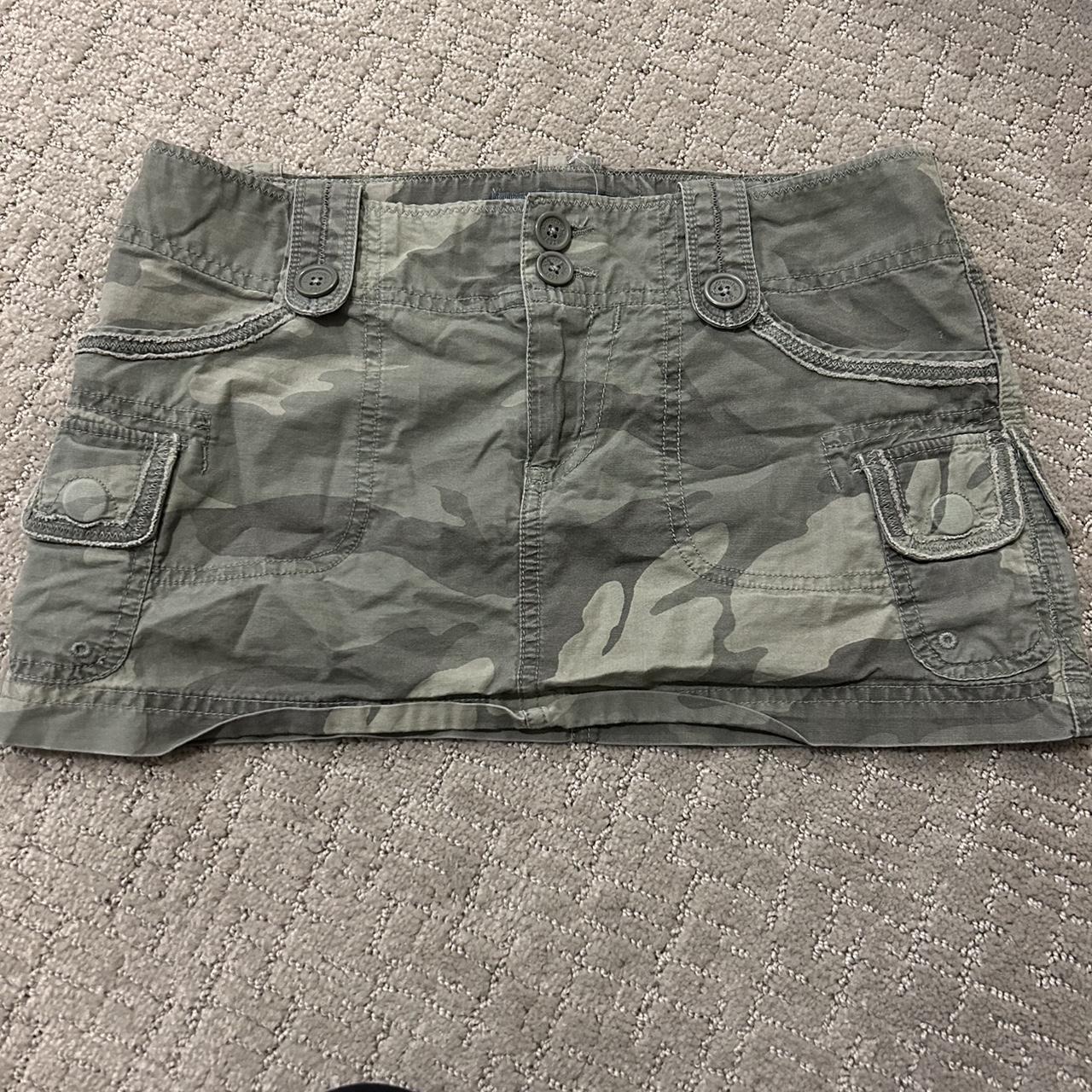 Abercrombie & Fitch Women's Green and Brown Skirt | Depop