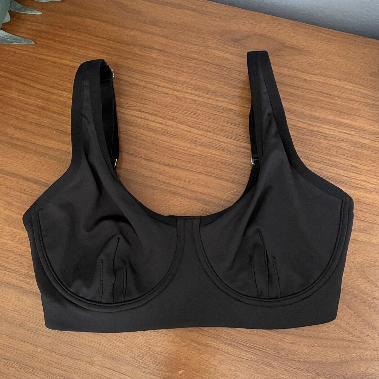 Natori Performance Underwire Sport Bra Black Size... - Depop