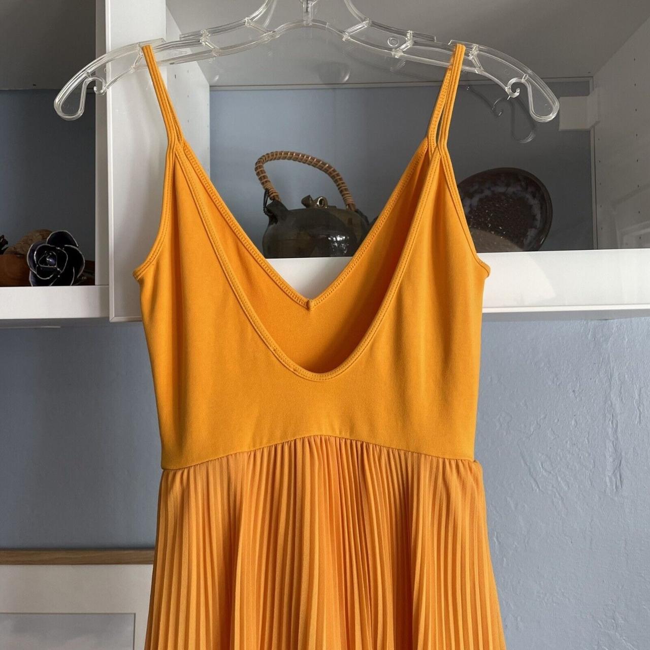 Yellow dress Dress up Never worn Size 3xl - Depop