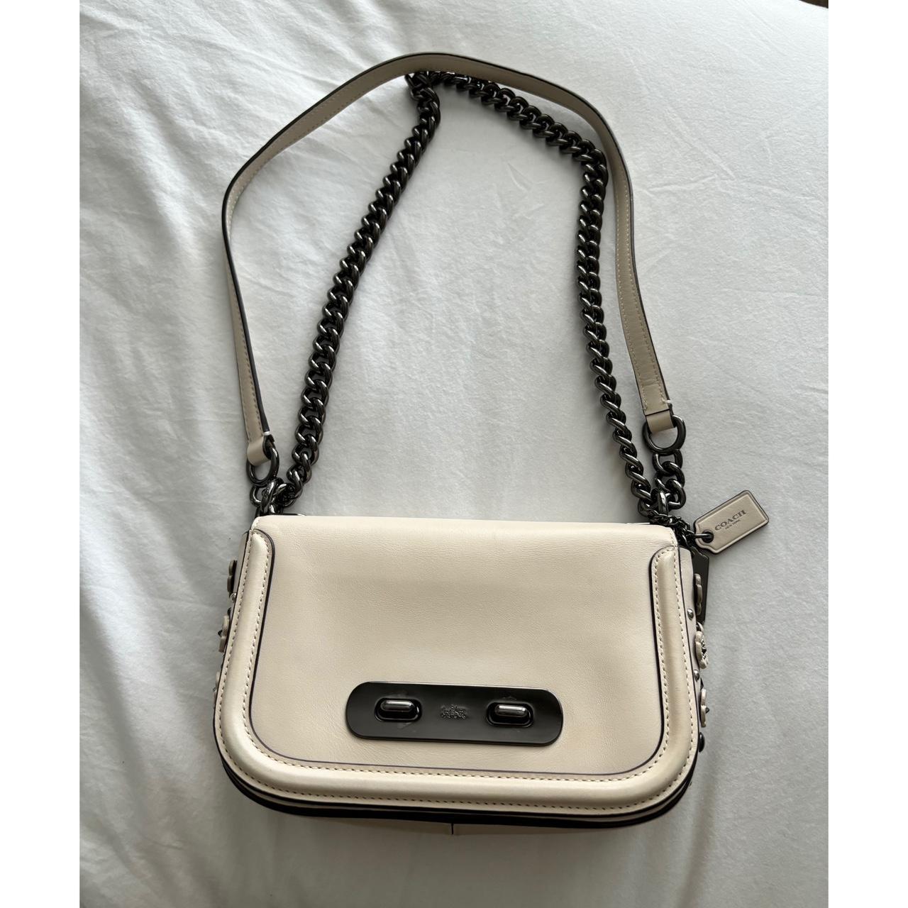 Coach swagger online white