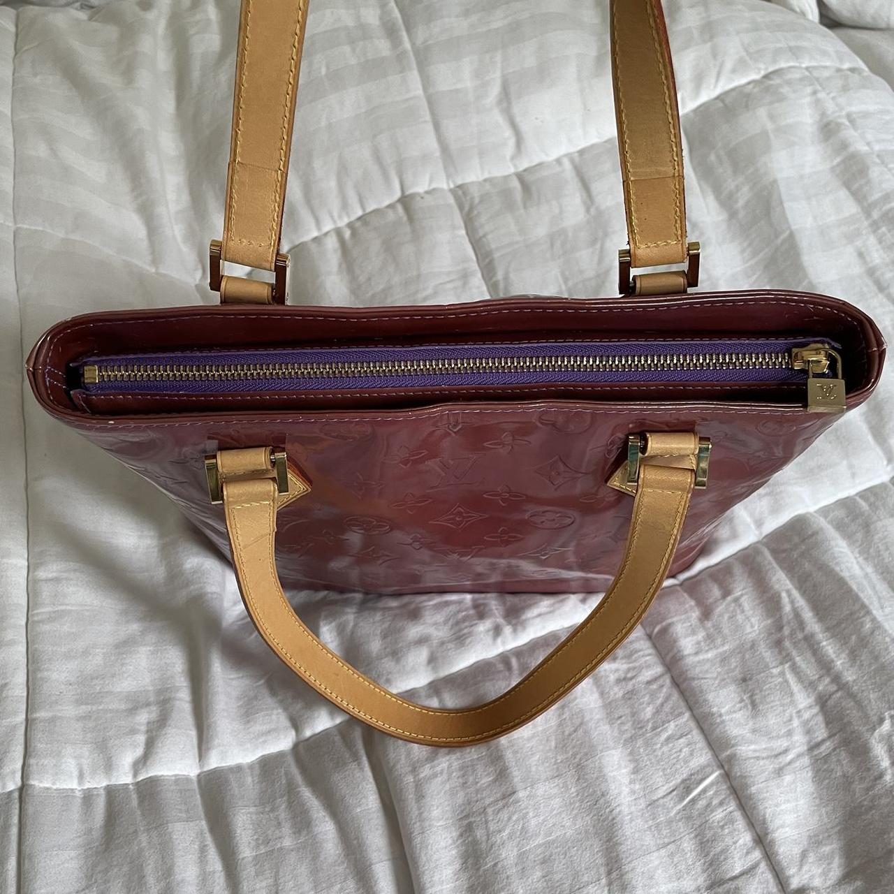 Authentic Louis Vuitton Vernis shoulder bag In very - Depop