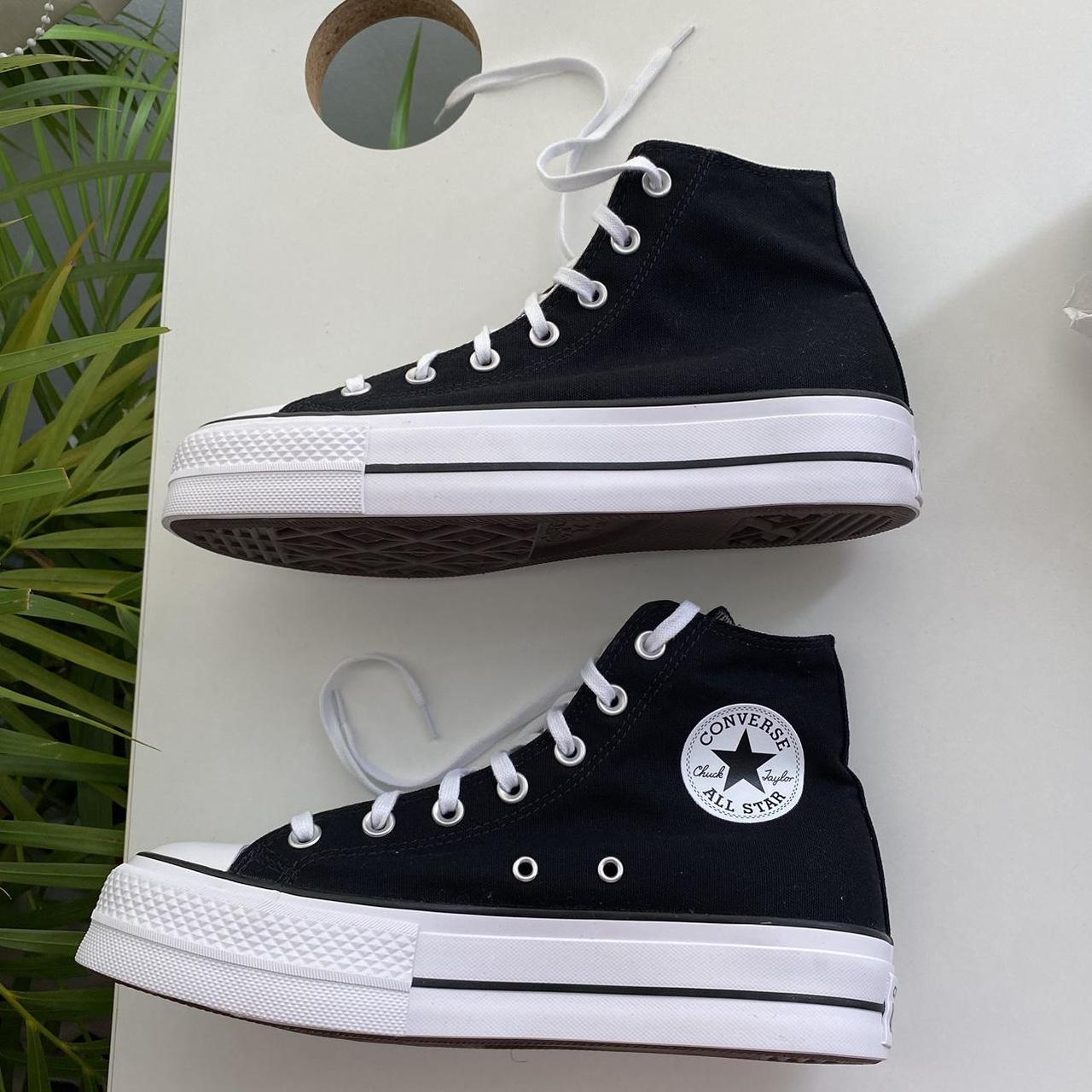 Converse Women's Black and White Trainers | Depop