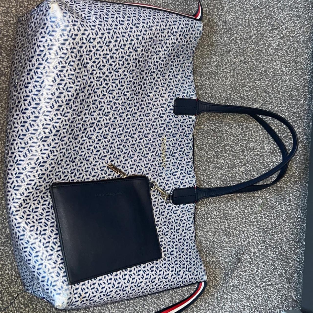 Tommy hilfiger purses online red white and blue