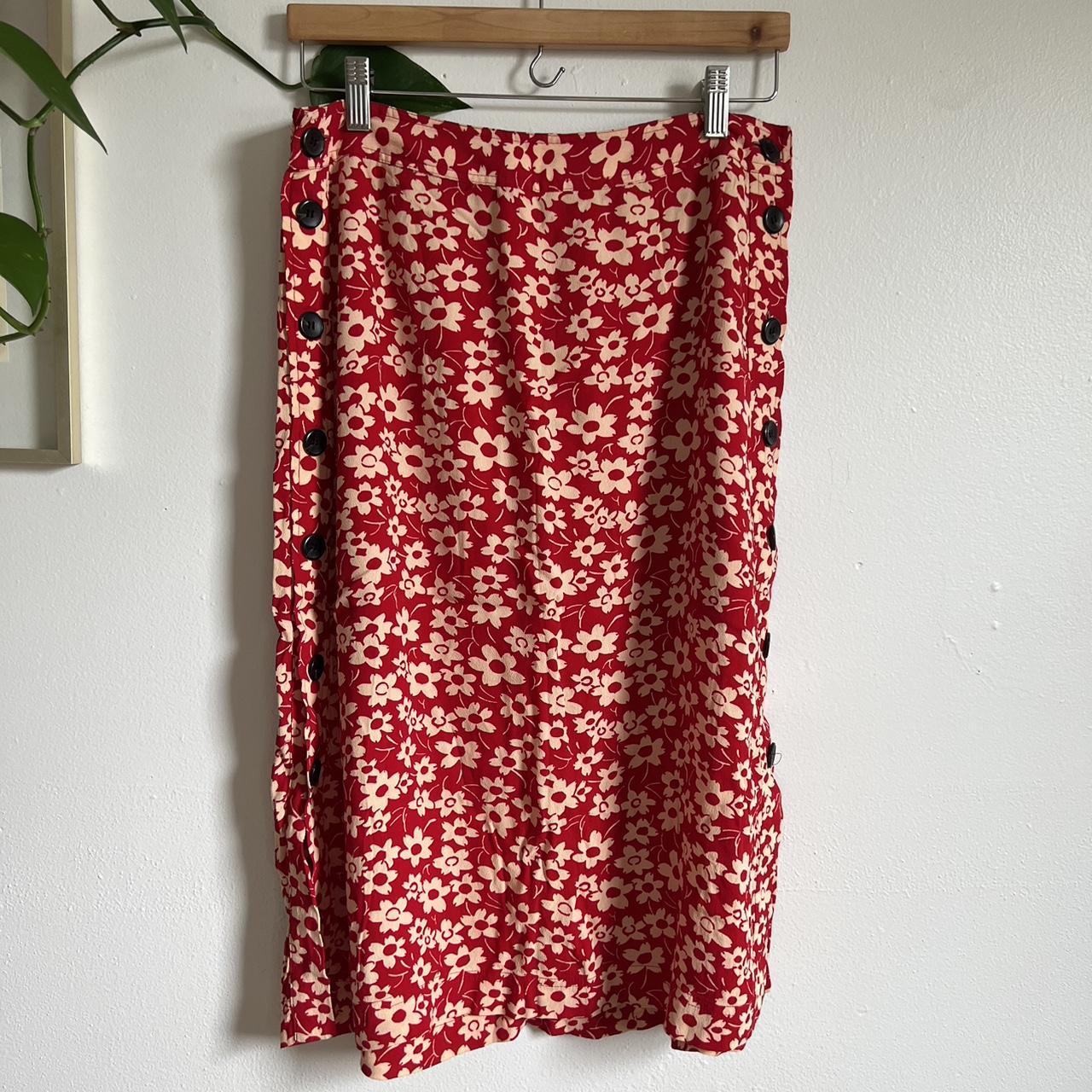 Red Madewell midi skirt 🍓 Buttons up the side 29”... Depop