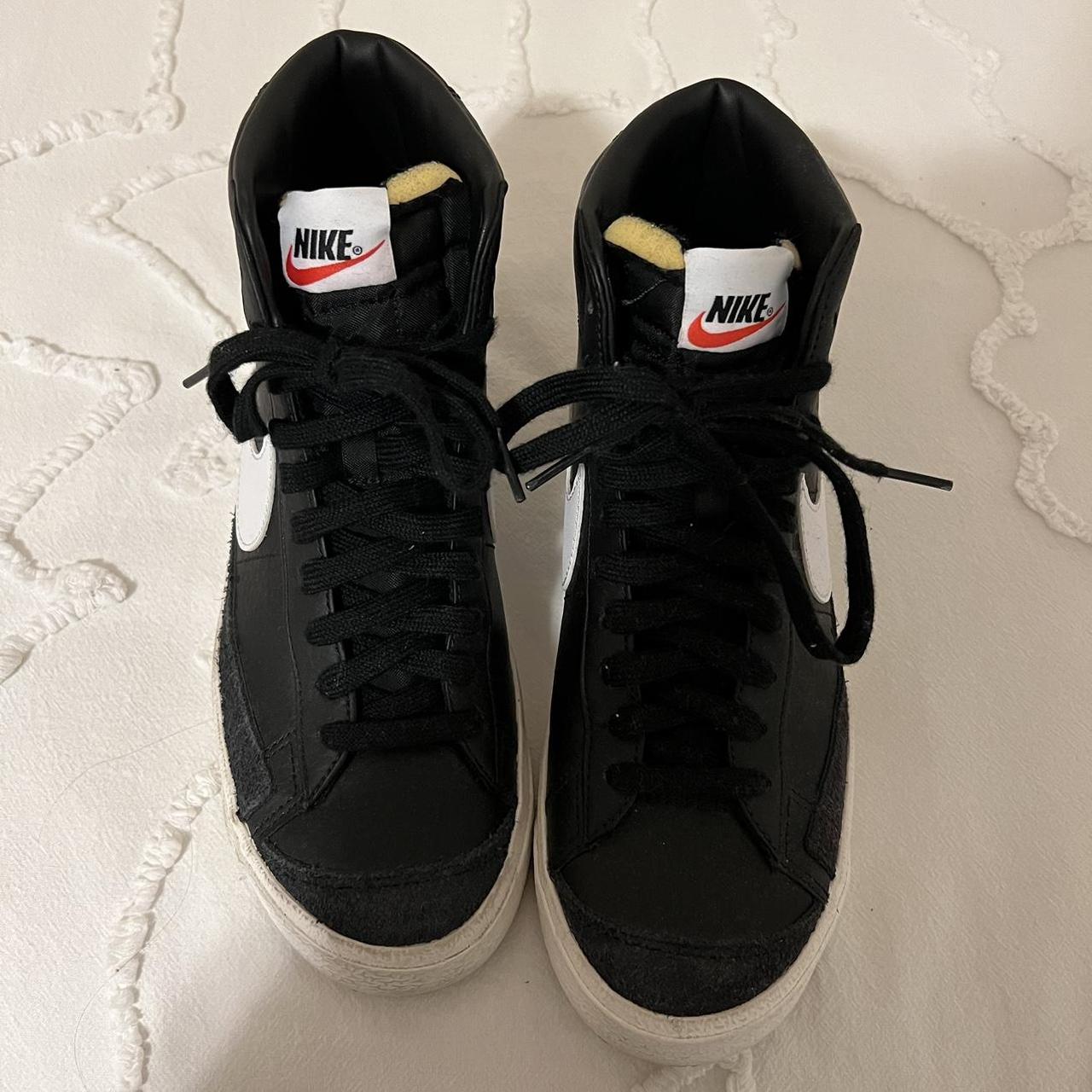 Nike Men's Black and White Trainers (2)