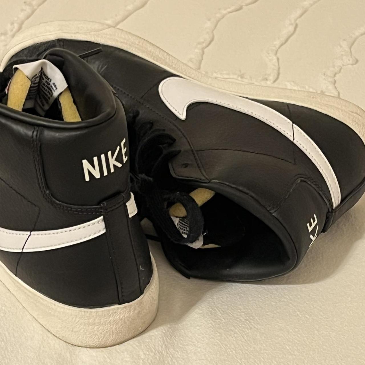 Nike Men's Black and White Trainers (3)