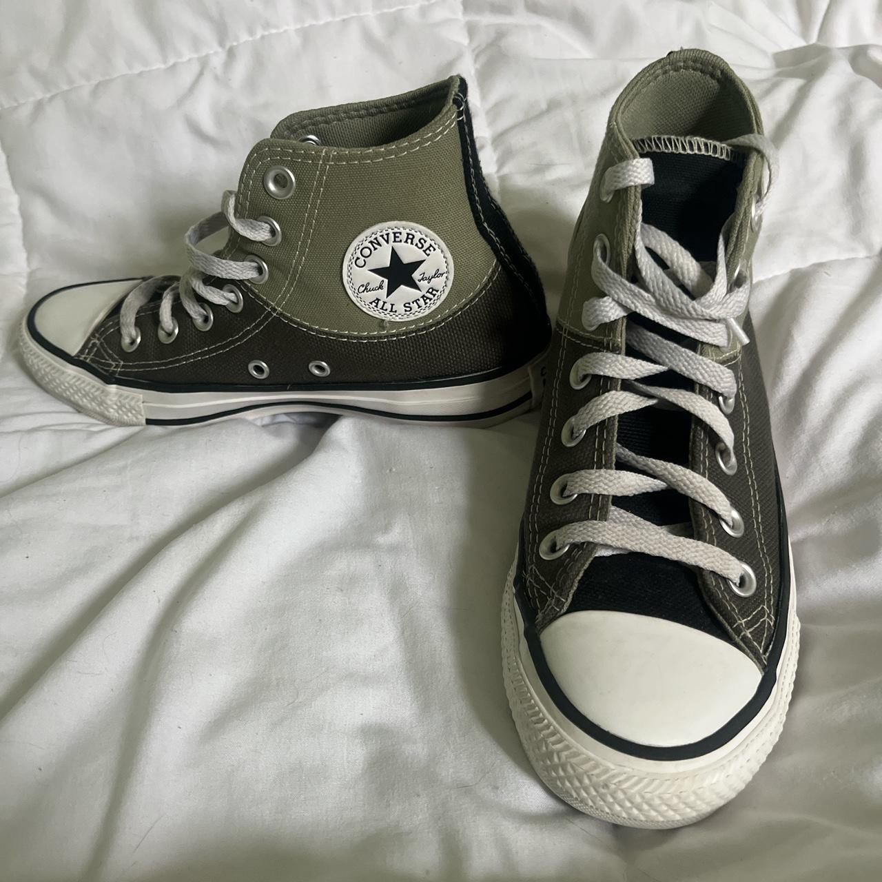 Hunter on sale green converse