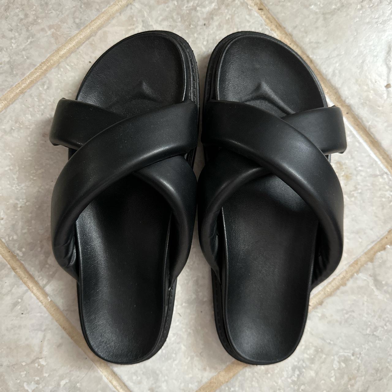 Here Black Sandals