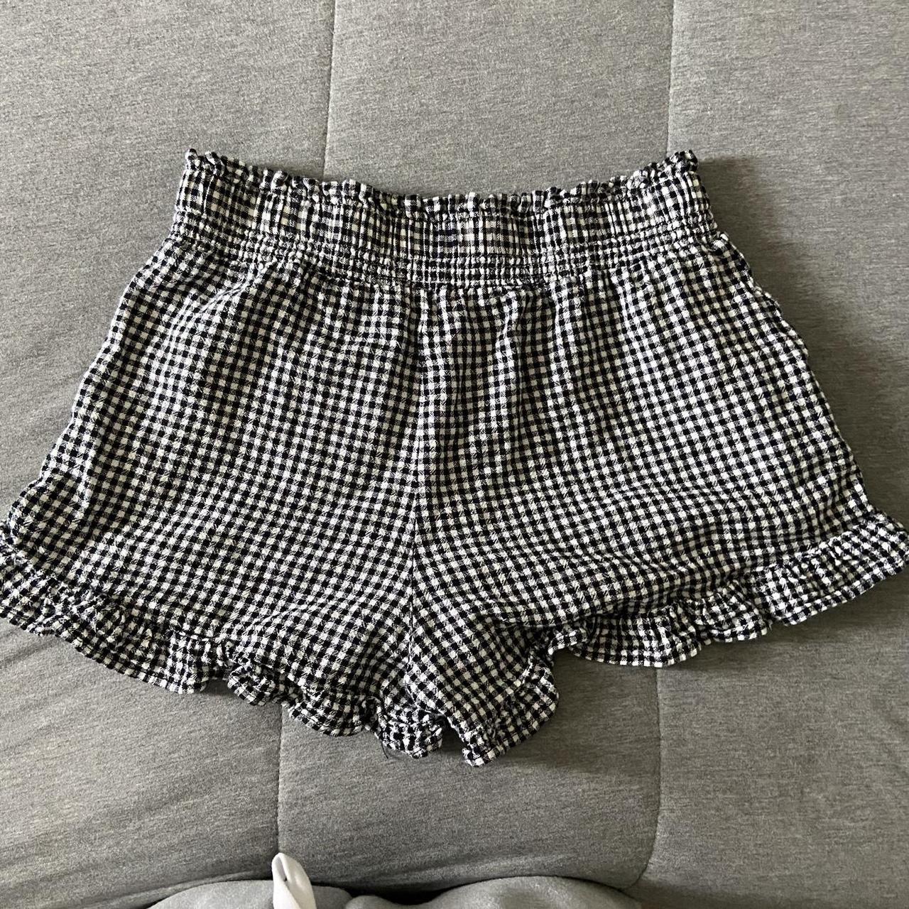 Women's Black and White Shorts | Depop