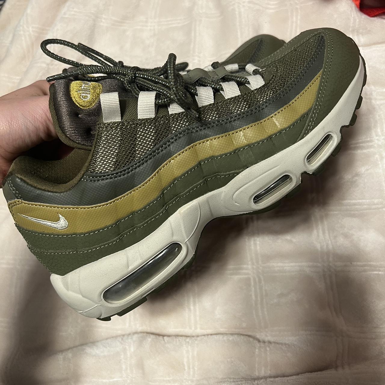 Olive canvas air max on sale 95