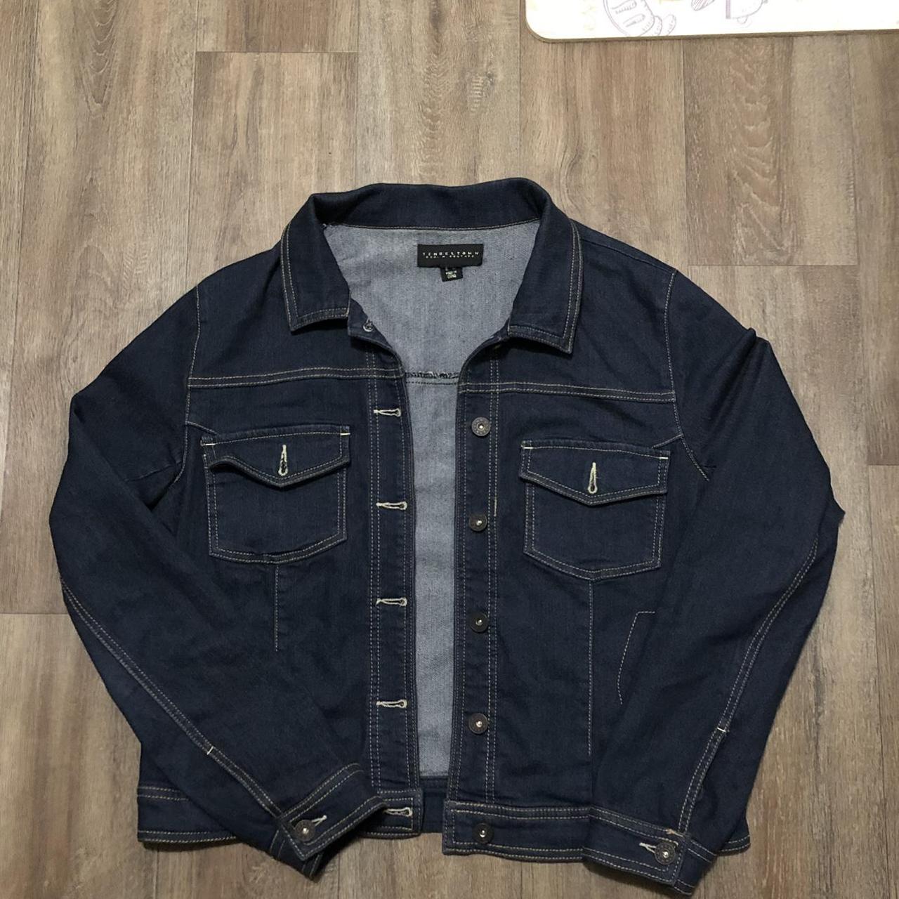 item listed by javonsuniverse