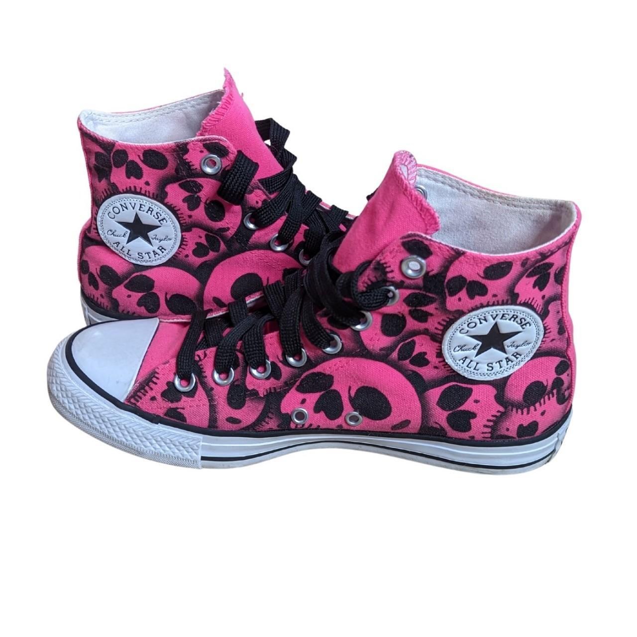 Converse Women's Black and Pink Trainers | Depop
