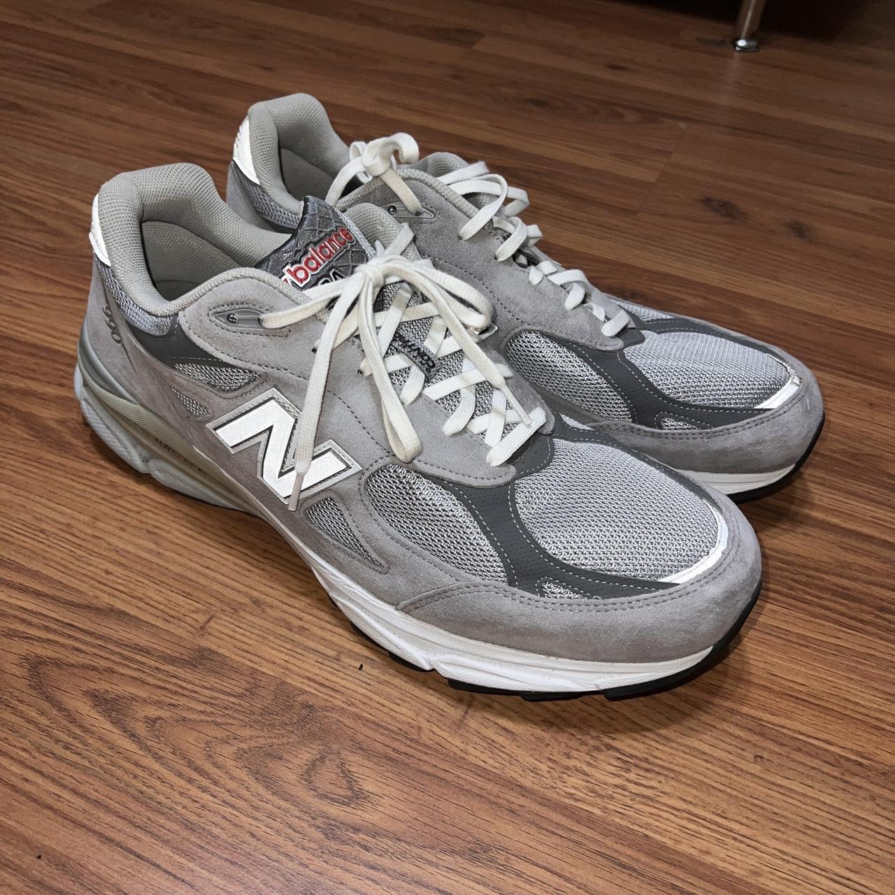 New Balance Men's Grey and Silver Trainers | Depop