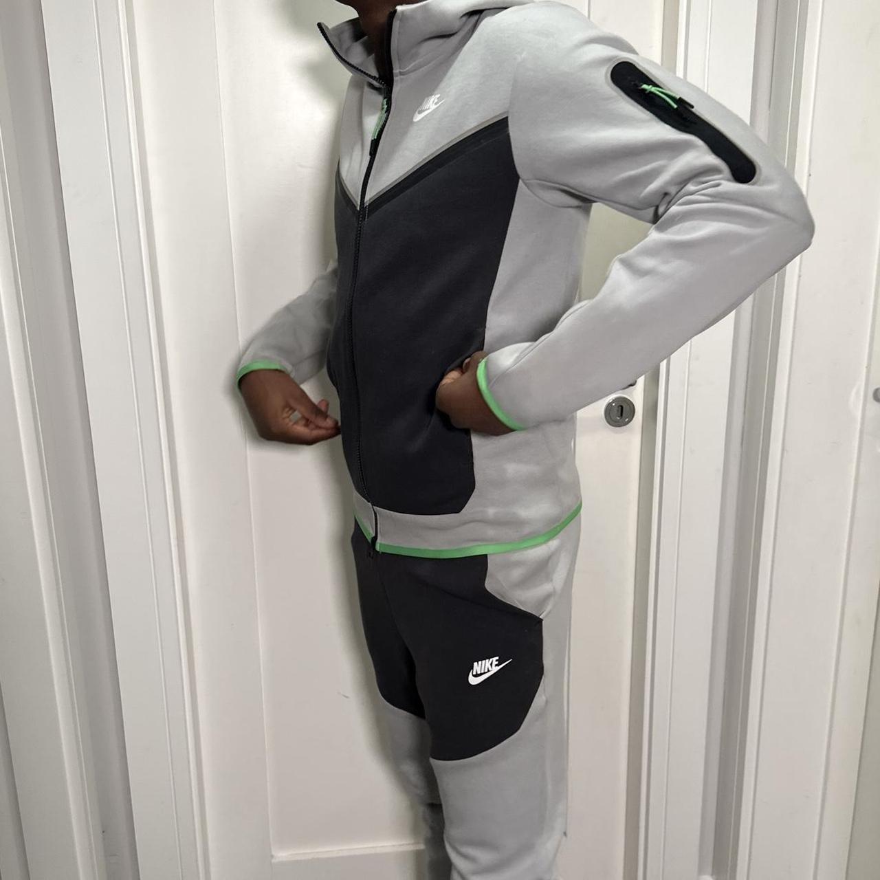 nike tech fleece grey neon