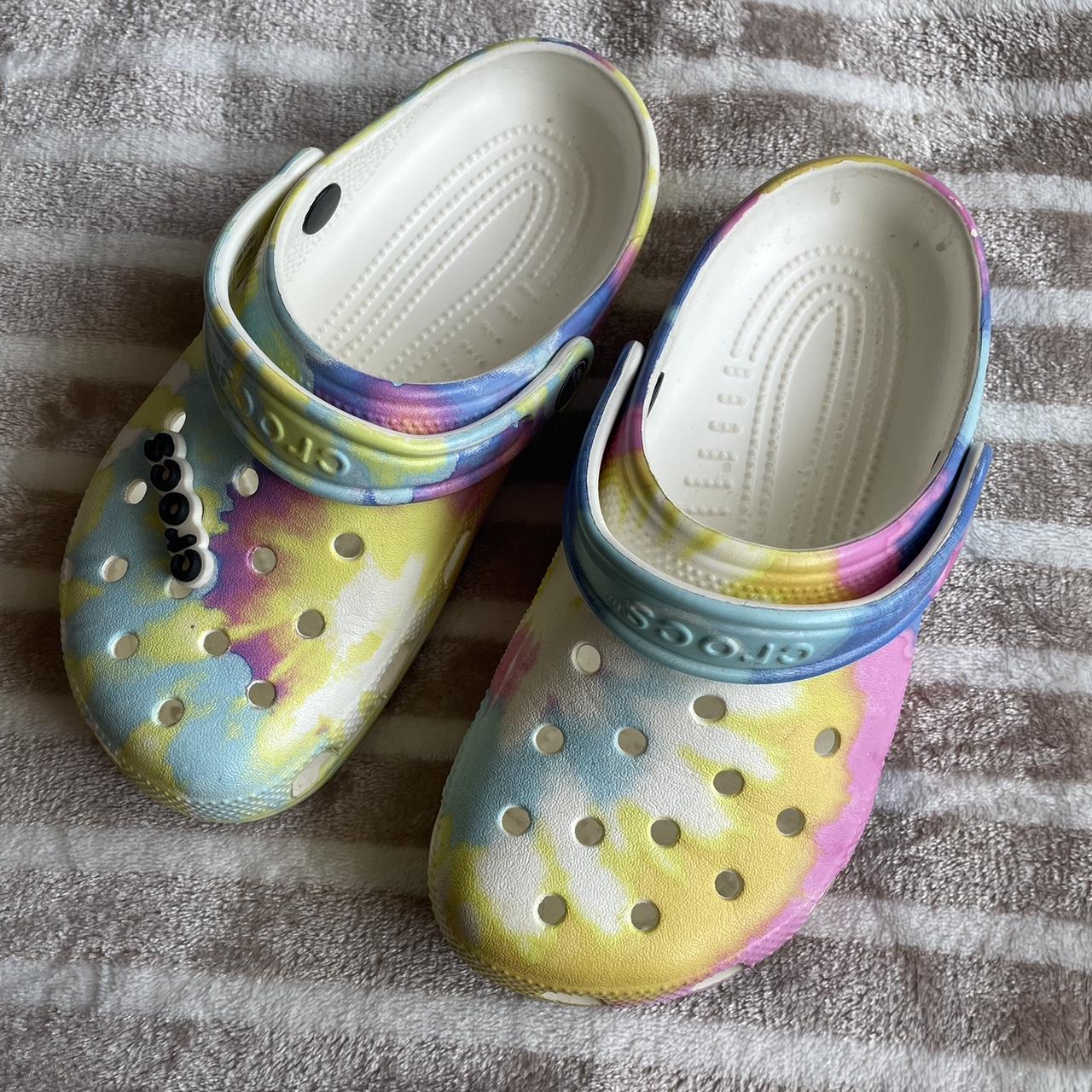 Pastel crocs hot sale tie dye