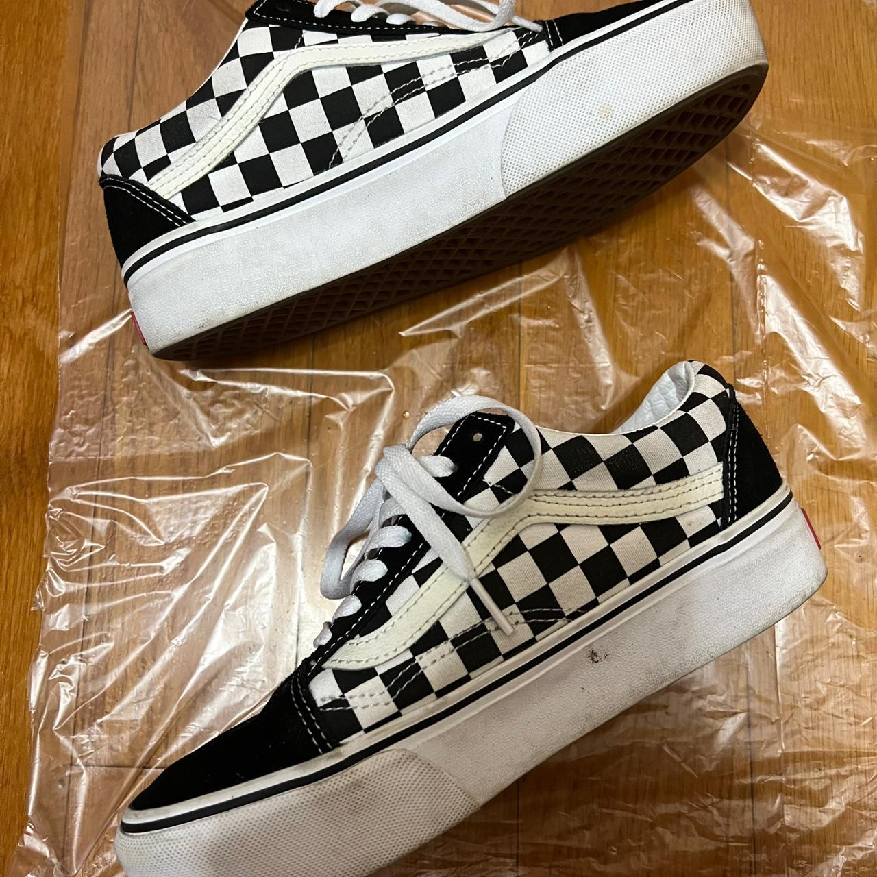 Chequered old skool vans best sale