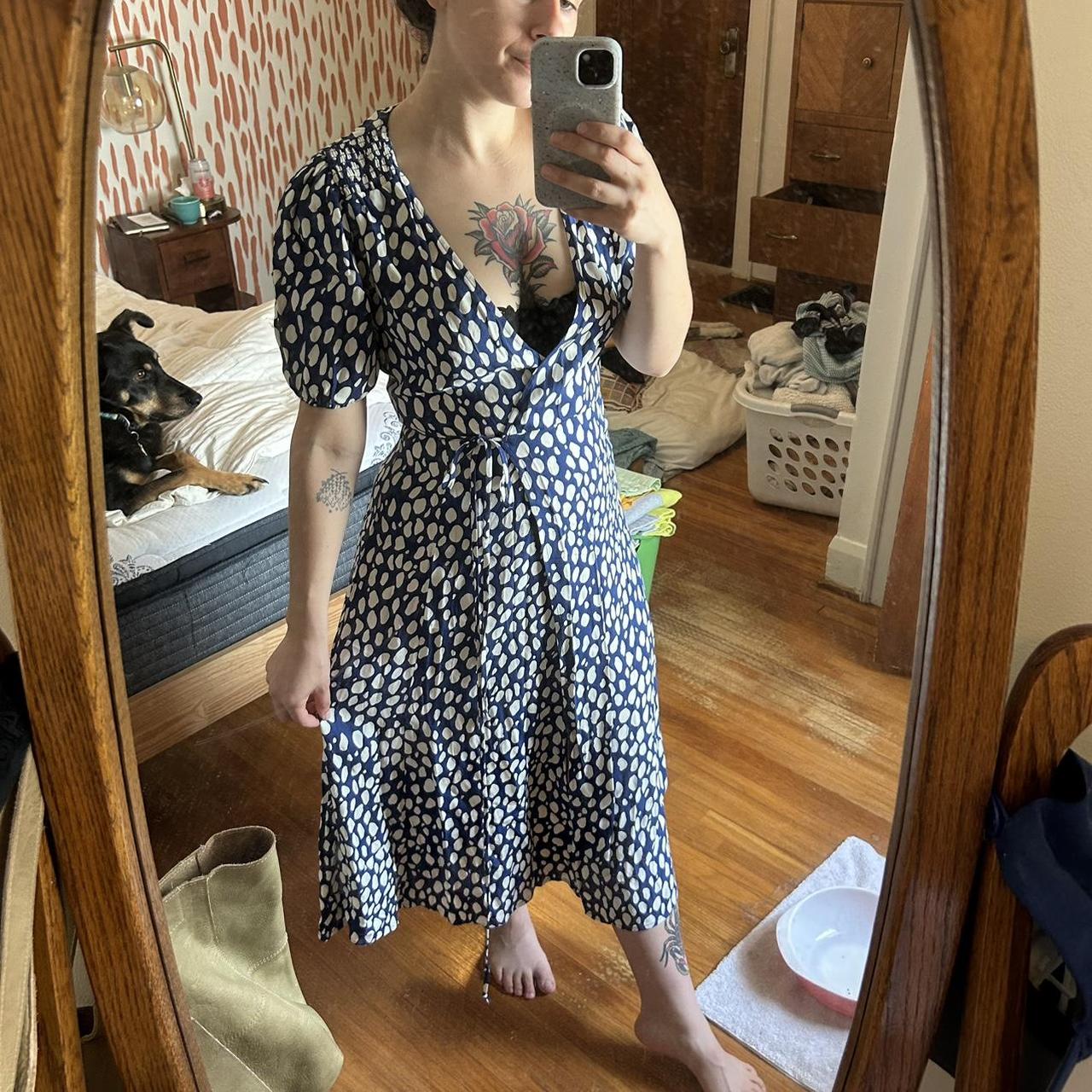 Reformation wrap dress ️ no size listed but fits like... - Depop