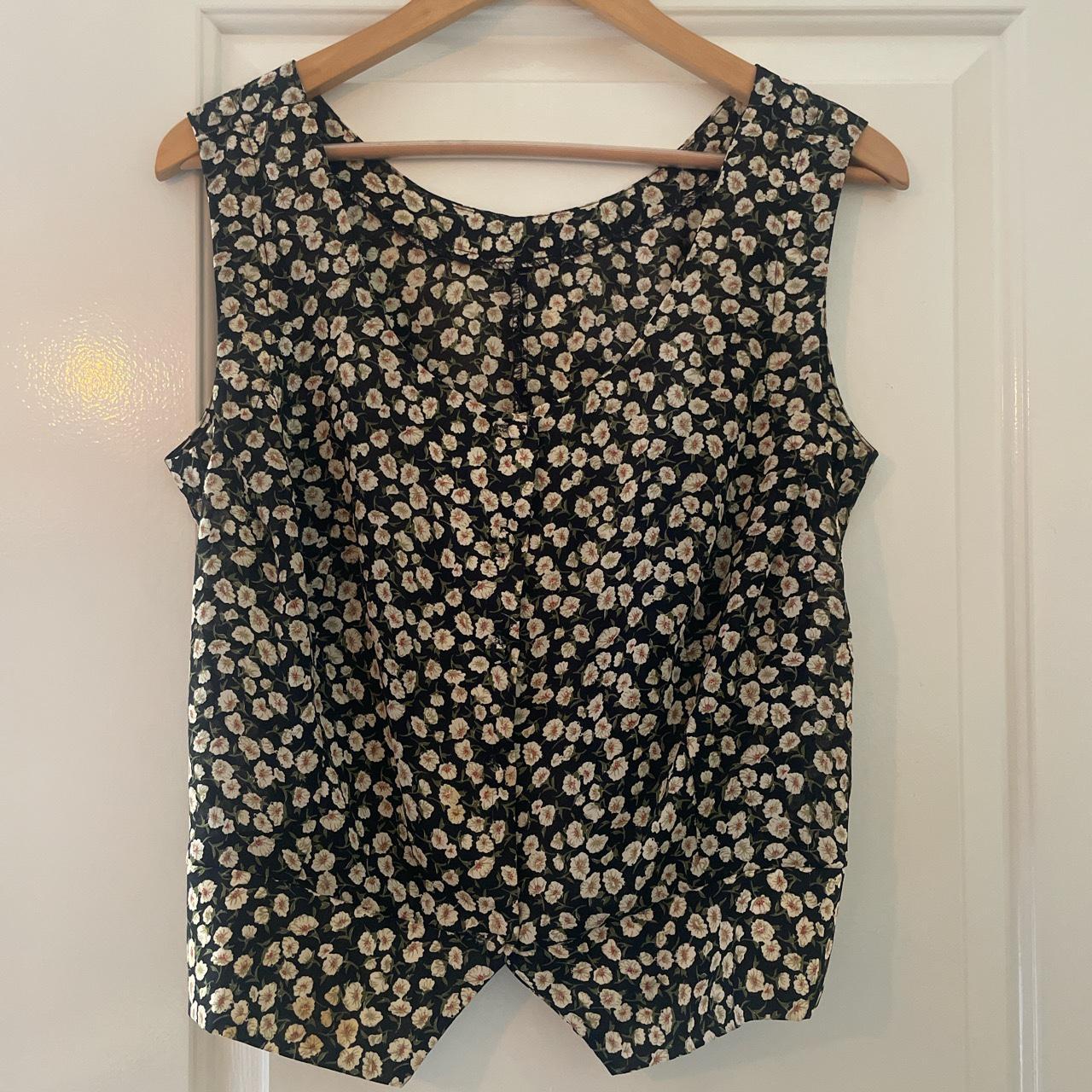 Vintage floral button up tank/vest from Portugal.... - Depop