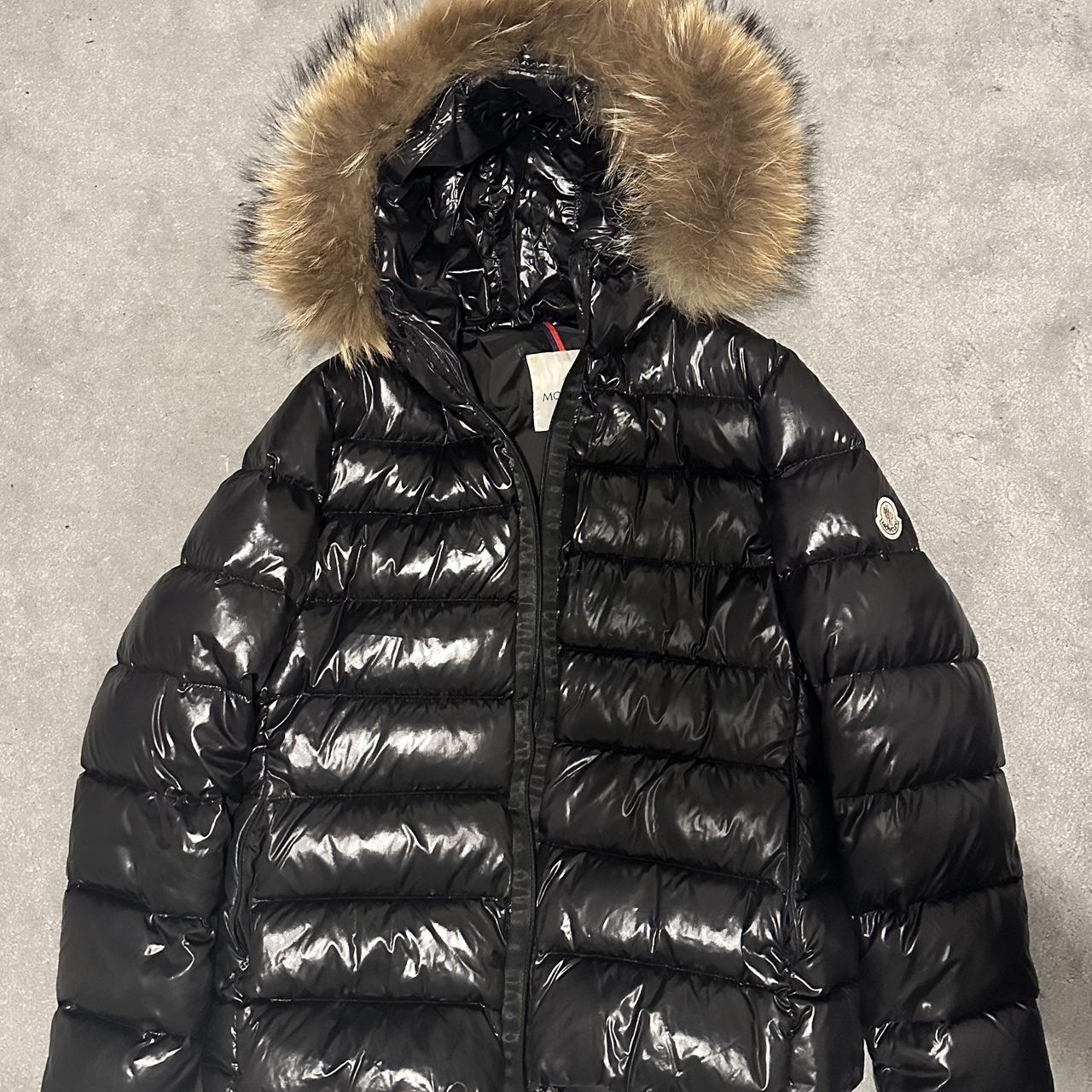 Moncler coat Worn a few times Size 4 moncler size