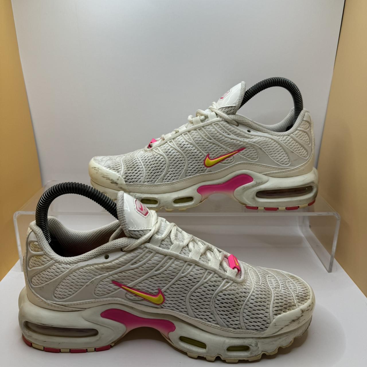 womens nike tn white