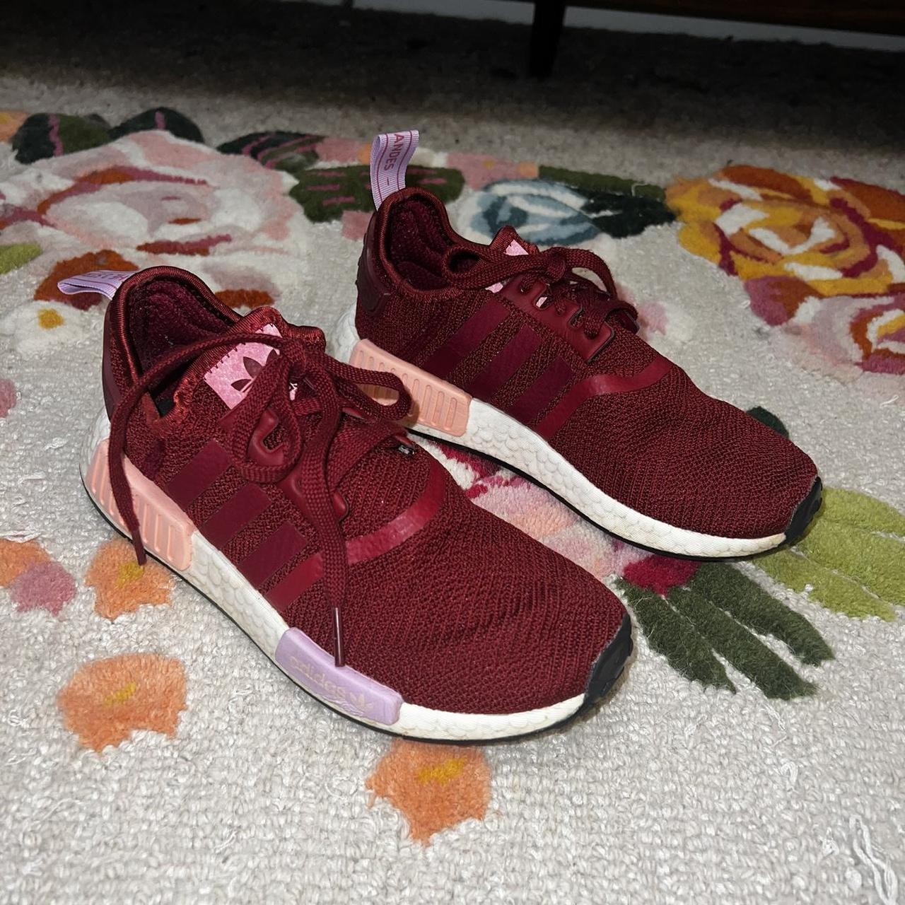 Adidas nmd hotsell r1 burgundy womens