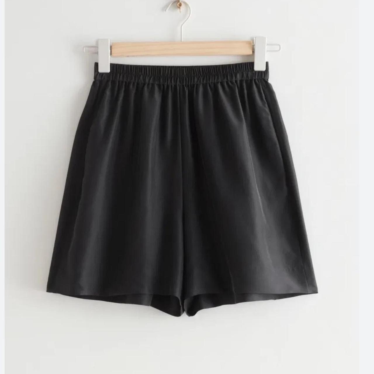 Other Stories Silk Bermuda Shorts Black,