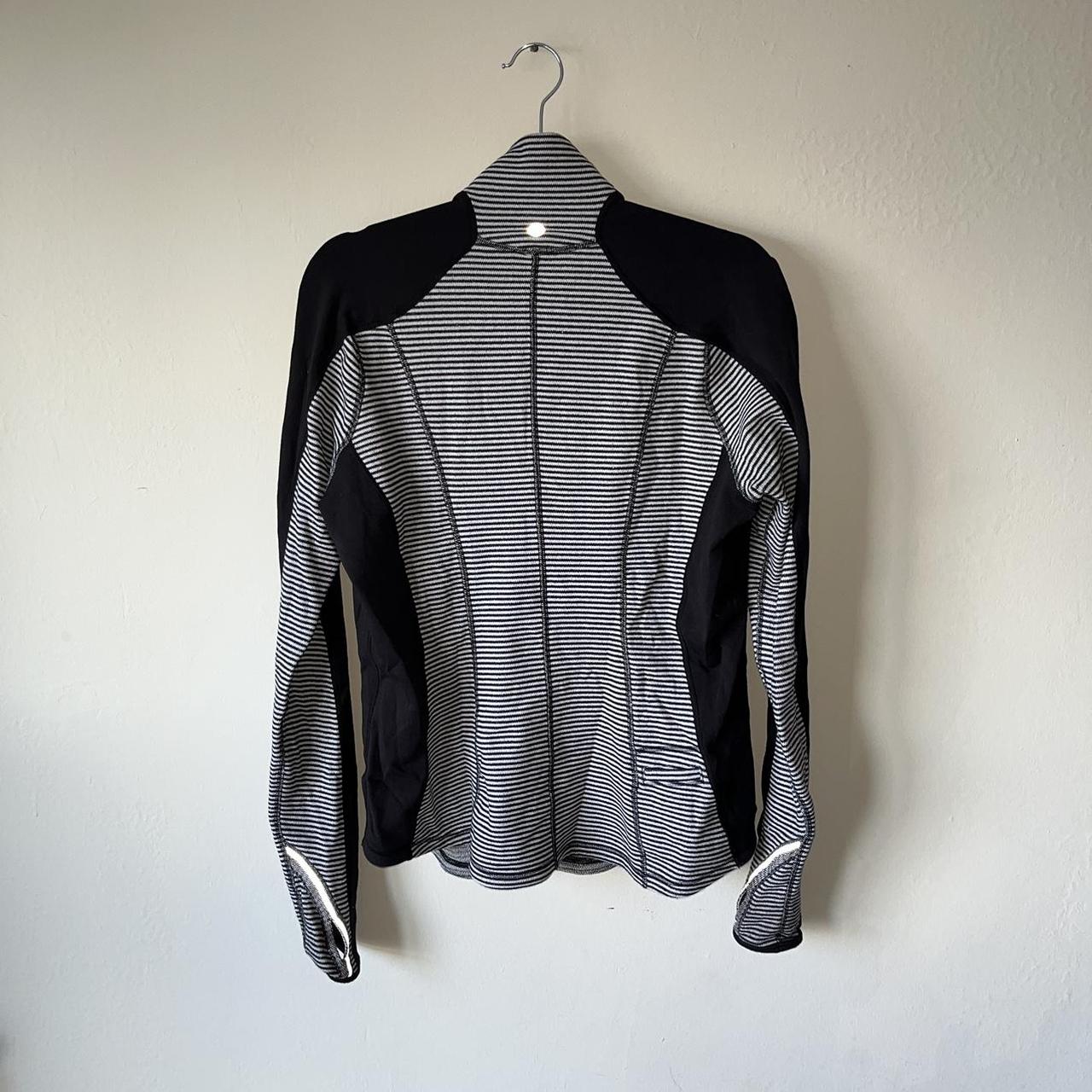 Lululemon long sleeve great quality with reflective - Depop