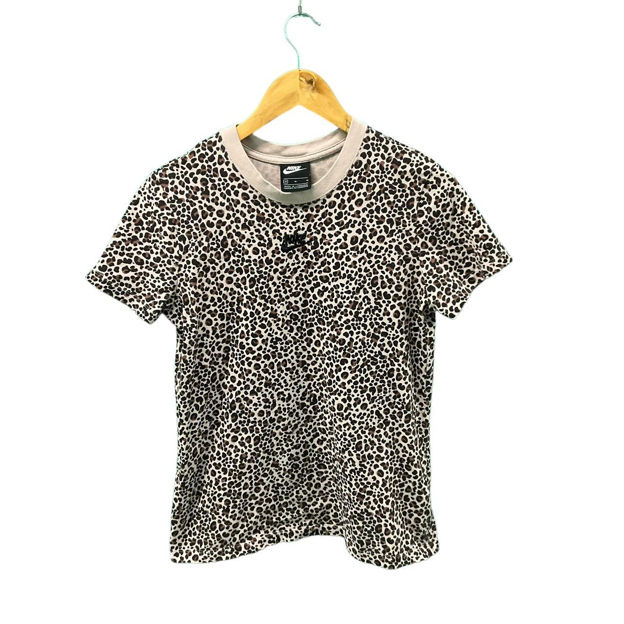 Nike Leopard Print women s T shirt size medium Used