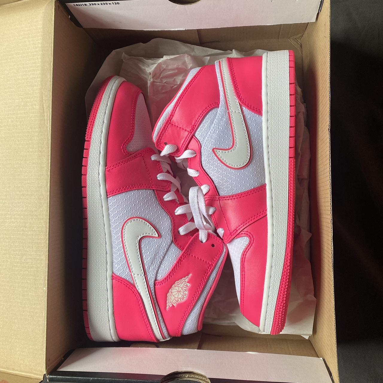 Air Jordan 1 Mid GS 'Hyper Pink