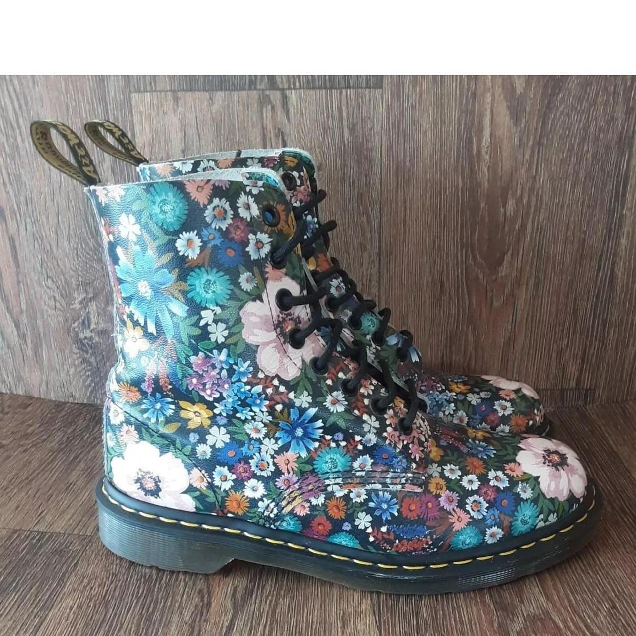 DR MARTENS WANDERLUST BOOTS SIZE EU 41 UK 7 SOME. Depop