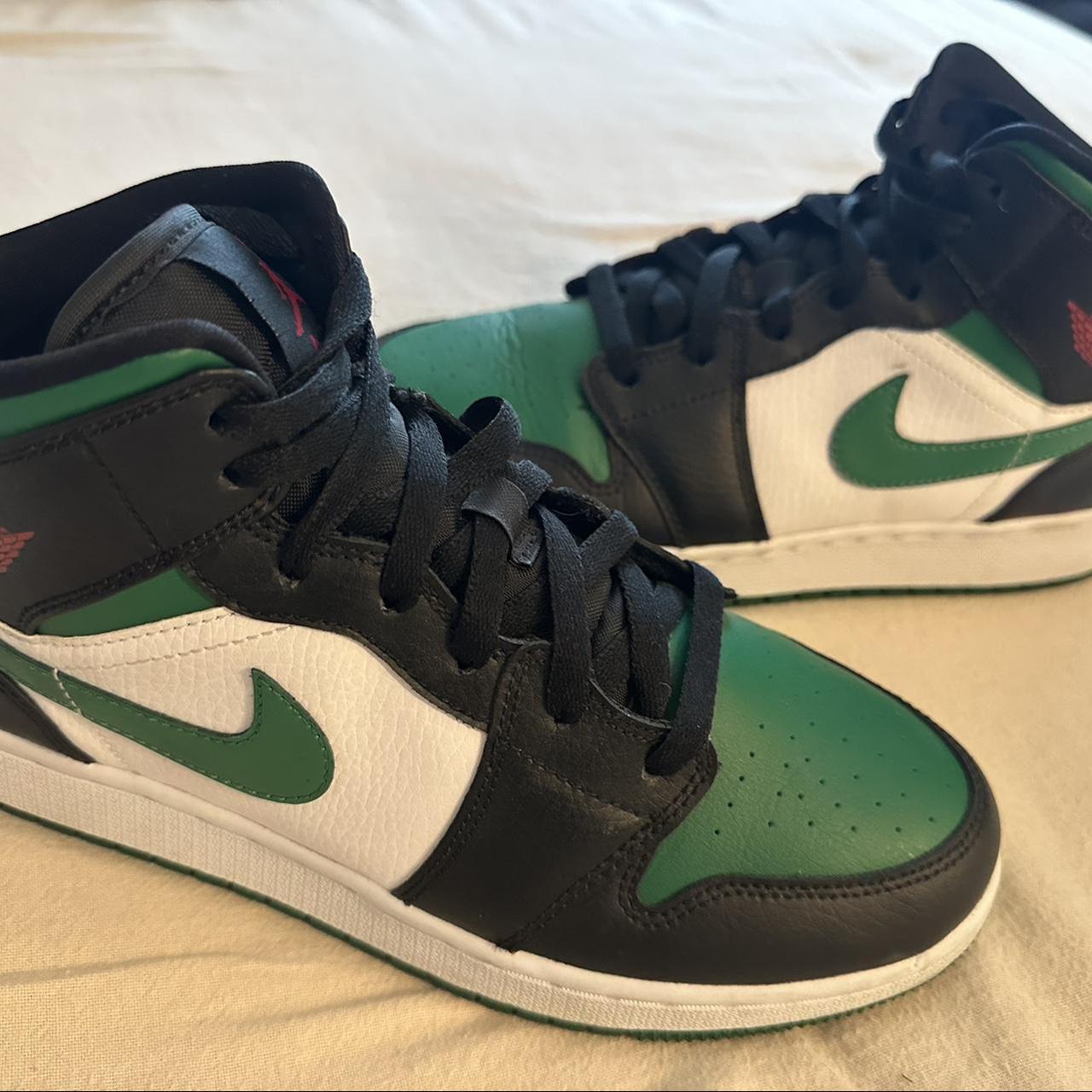 womens nike green trainers