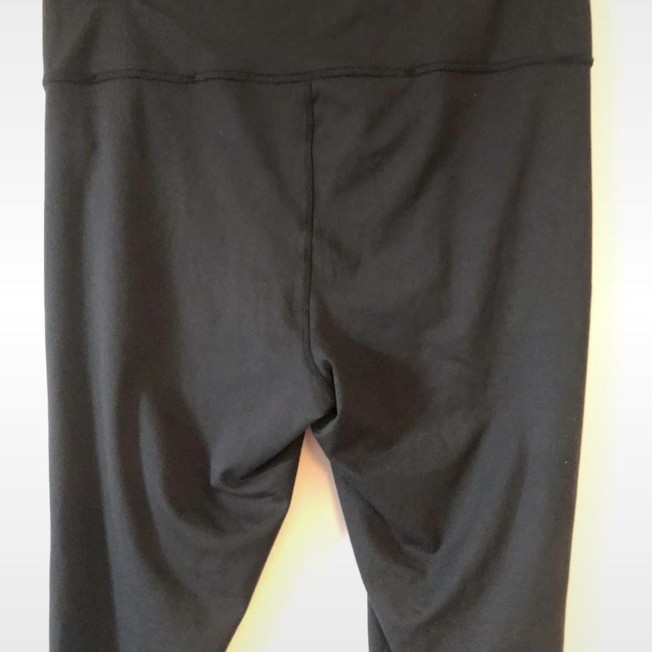 Womens New balance leggings size large uk 14. Black - Depop