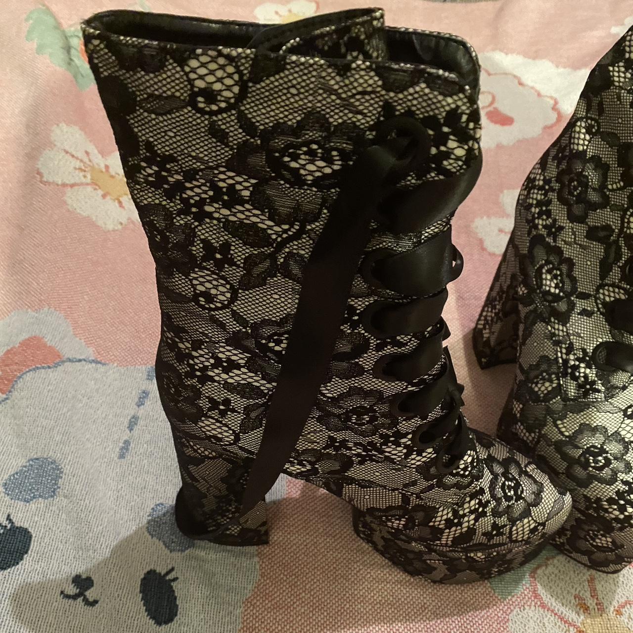 Women's Grey and Black Boots (3)