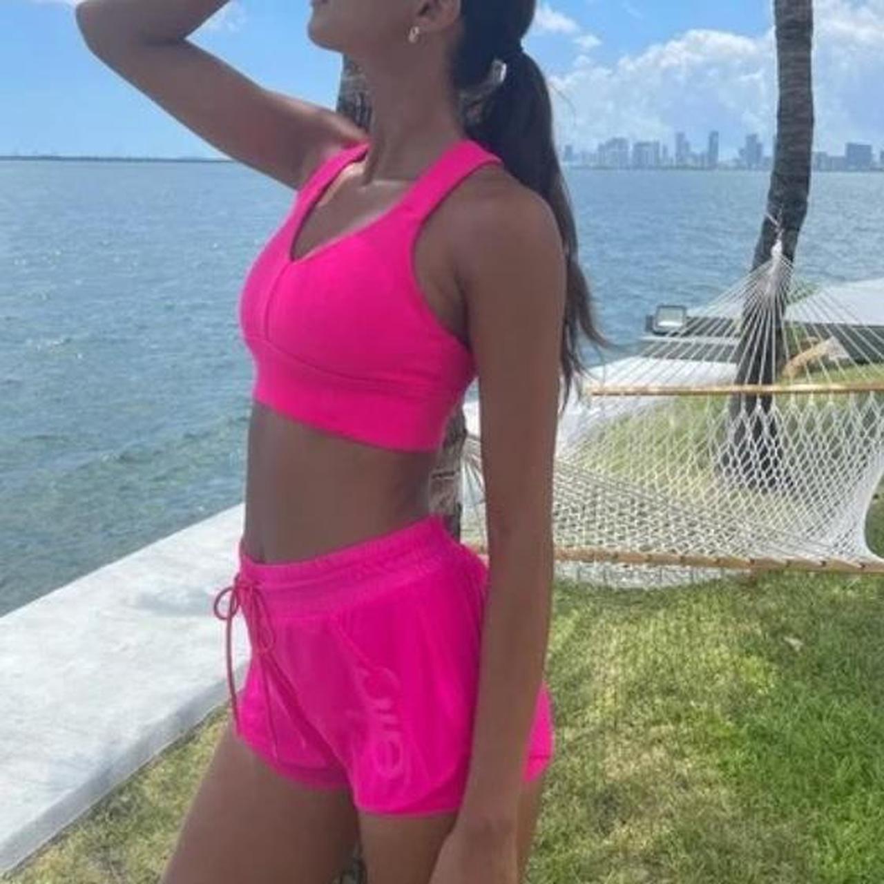 alo ピンク　ヨガウェア クロスバック　Sサイズ　ALO alo ピンク ヨガウェア クロスバック Sサイズ ALO