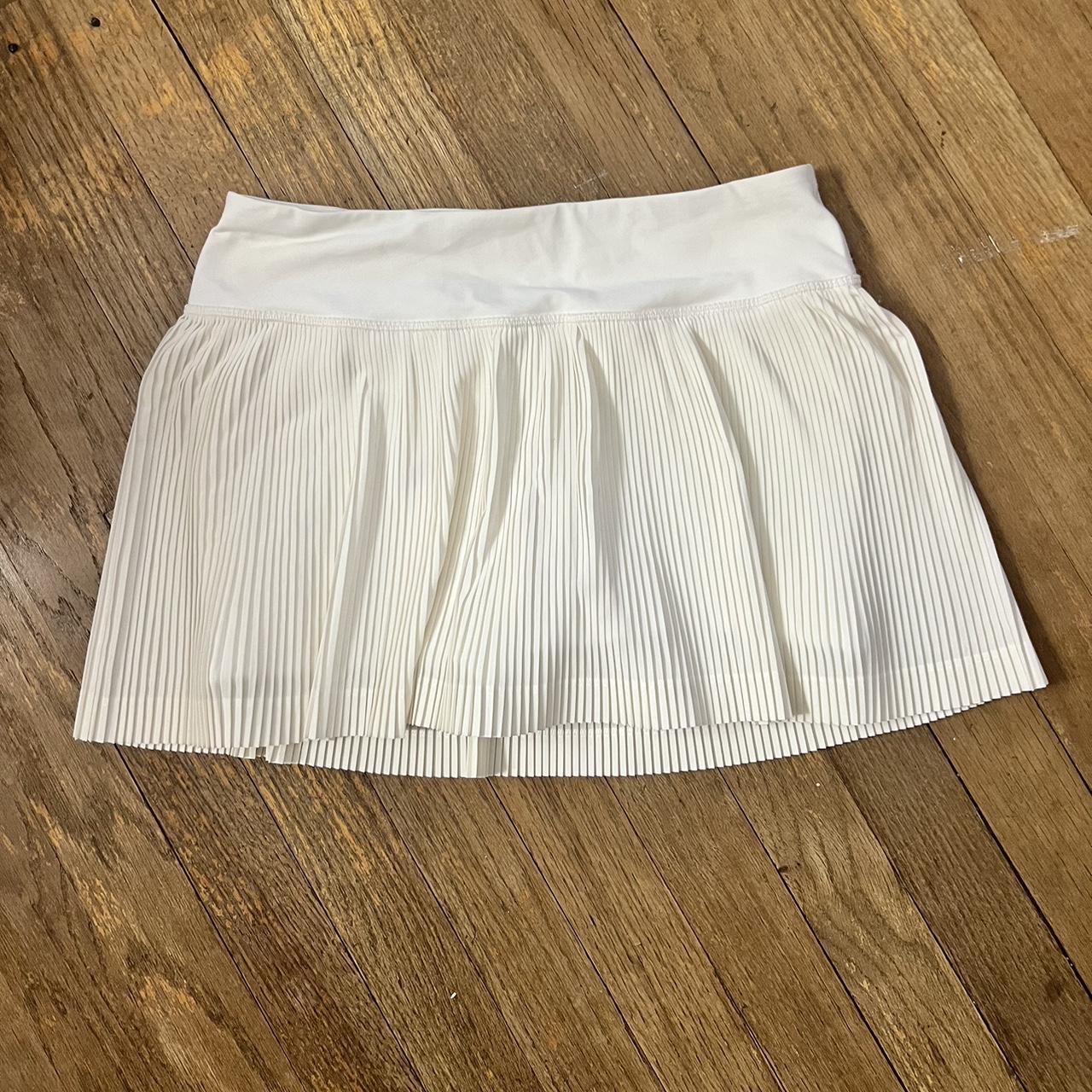 Lululemon white store skirt size 4