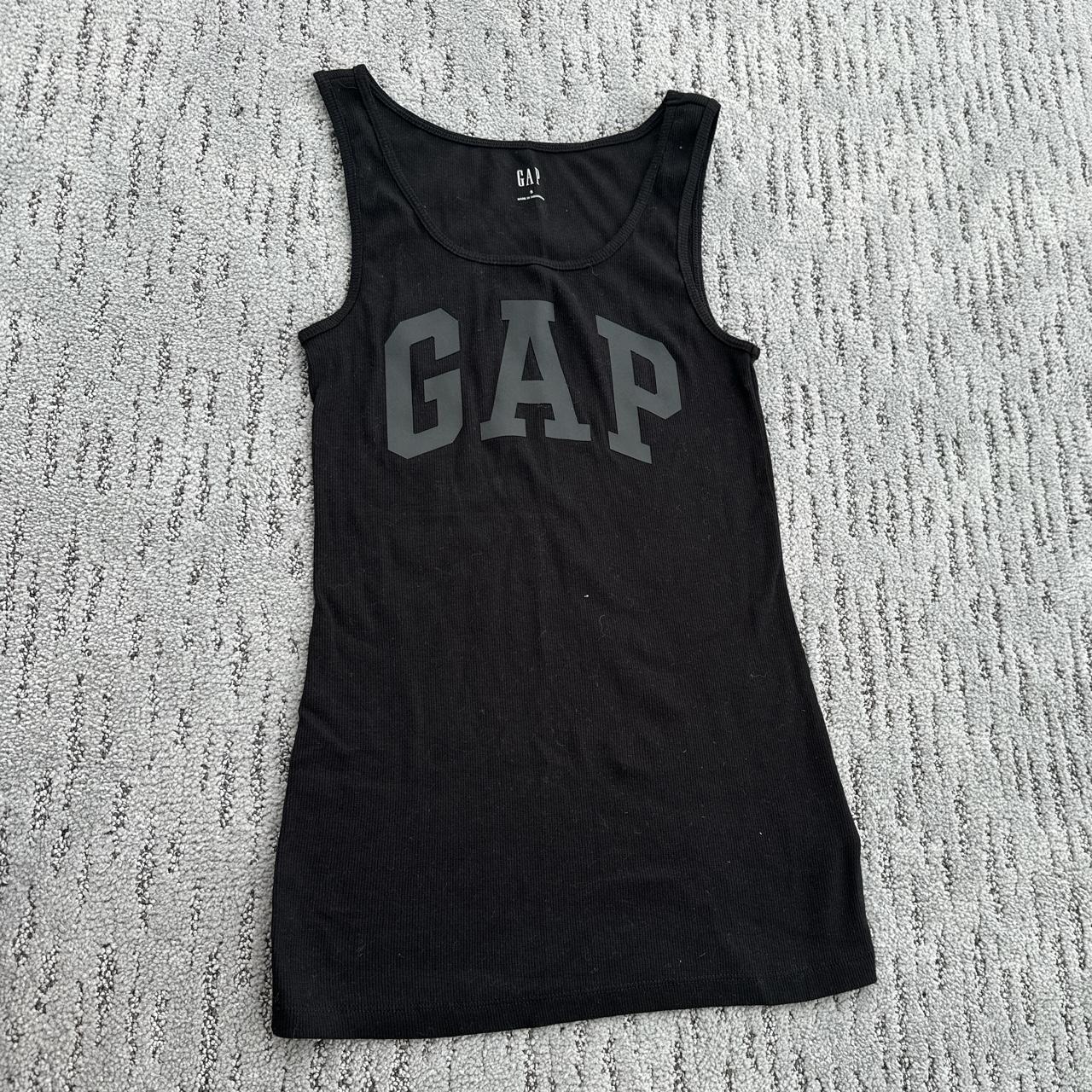 Gap Women's Black Vest Depop