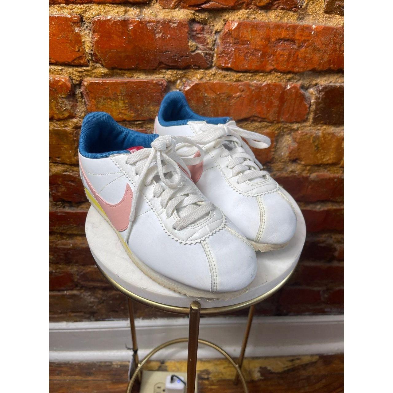 Nike cortez coral stardust best sale