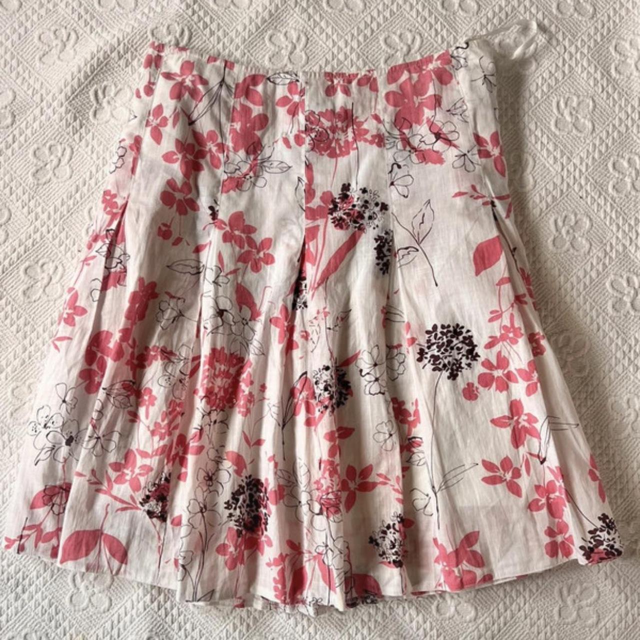 Women's White and Pink Skirt | Depop