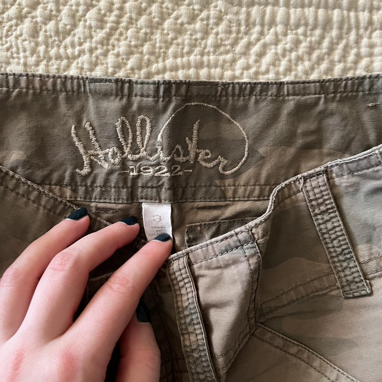 Hollister Co. Women's Green and Khaki Skirt Depop